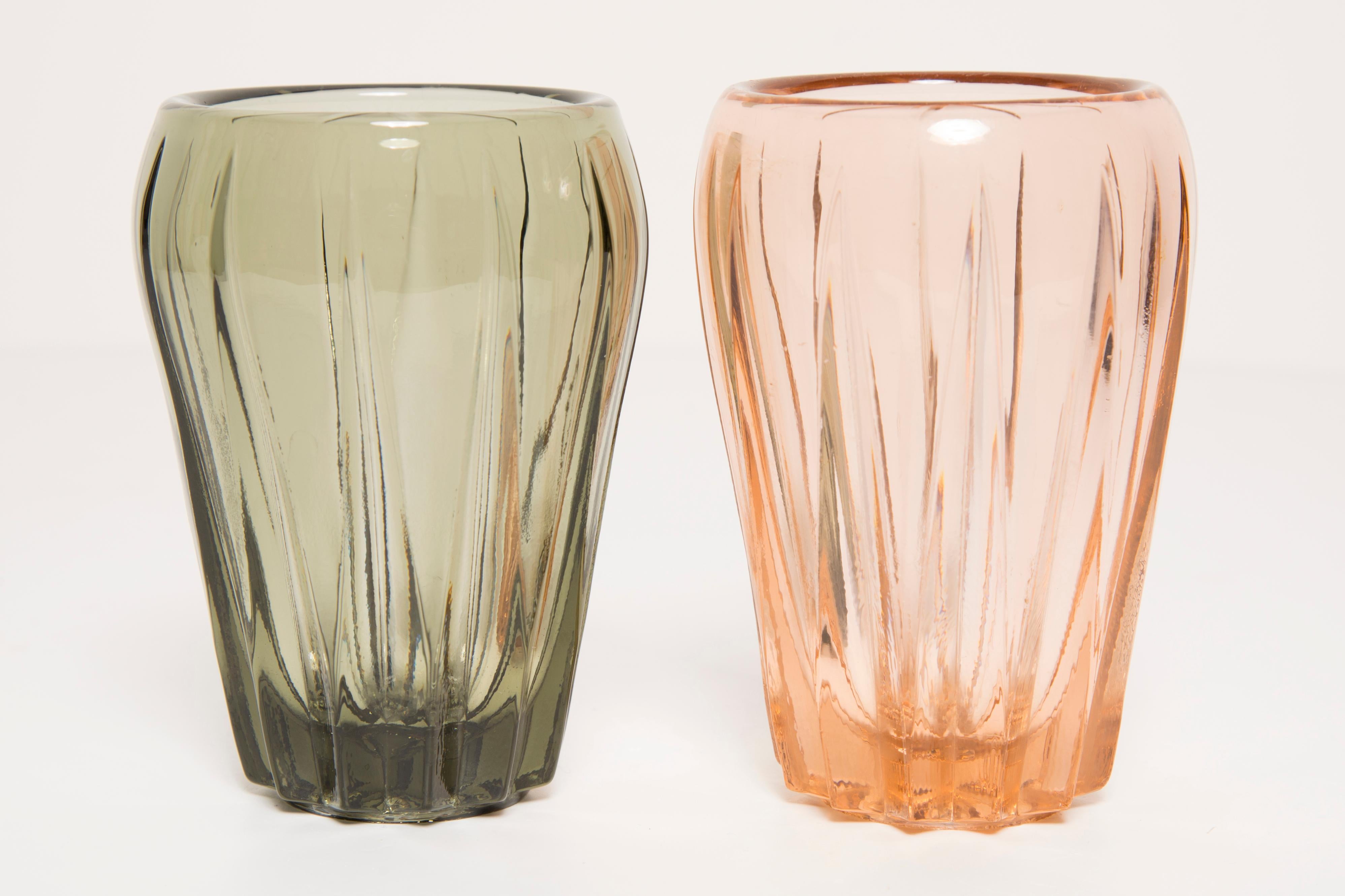Set of Two Midcentury Vintage Gray and Pink Crystal Vases, Italy, 1960s For Sale 1
