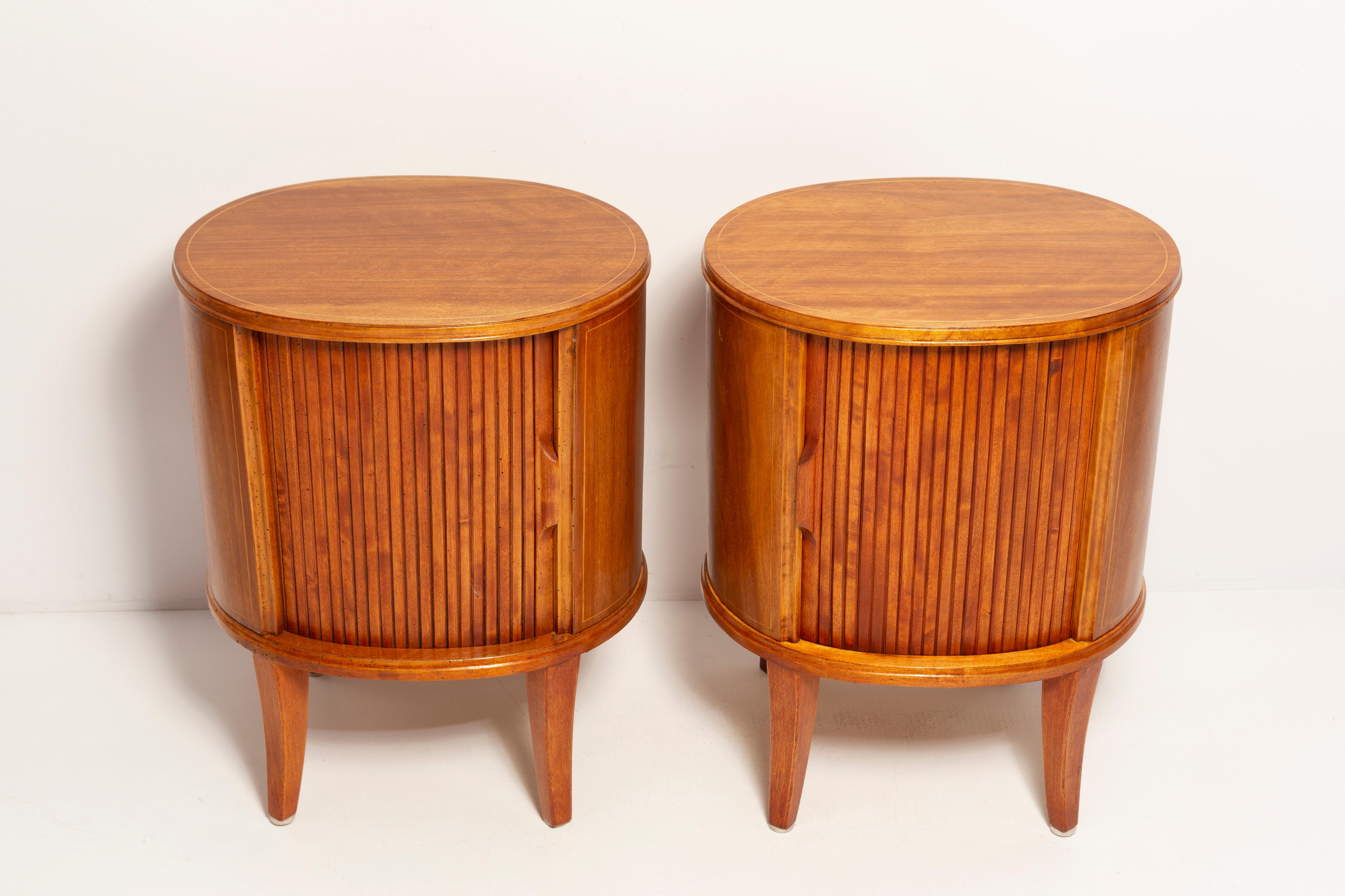 Set of Two Mid-Century Vintage Night Tables, Wood, Europe, 1960s In Good Condition For Sale In 05-080 Hornowek, PL