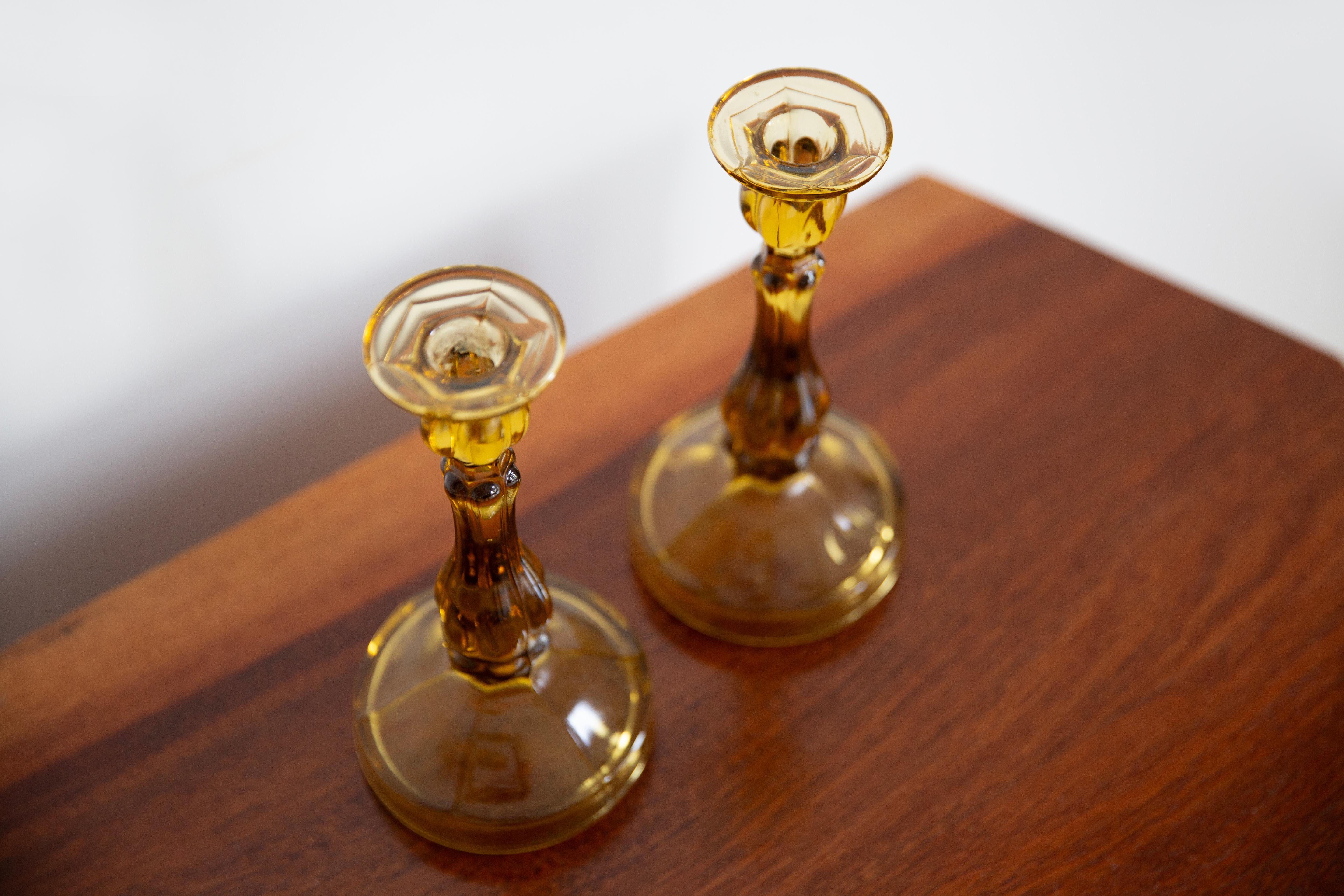 Set of Two Mid Century Yellow Glass Candlesticks, Europe, 1960s In Good Condition For Sale In 05-080 Hornowek, PL