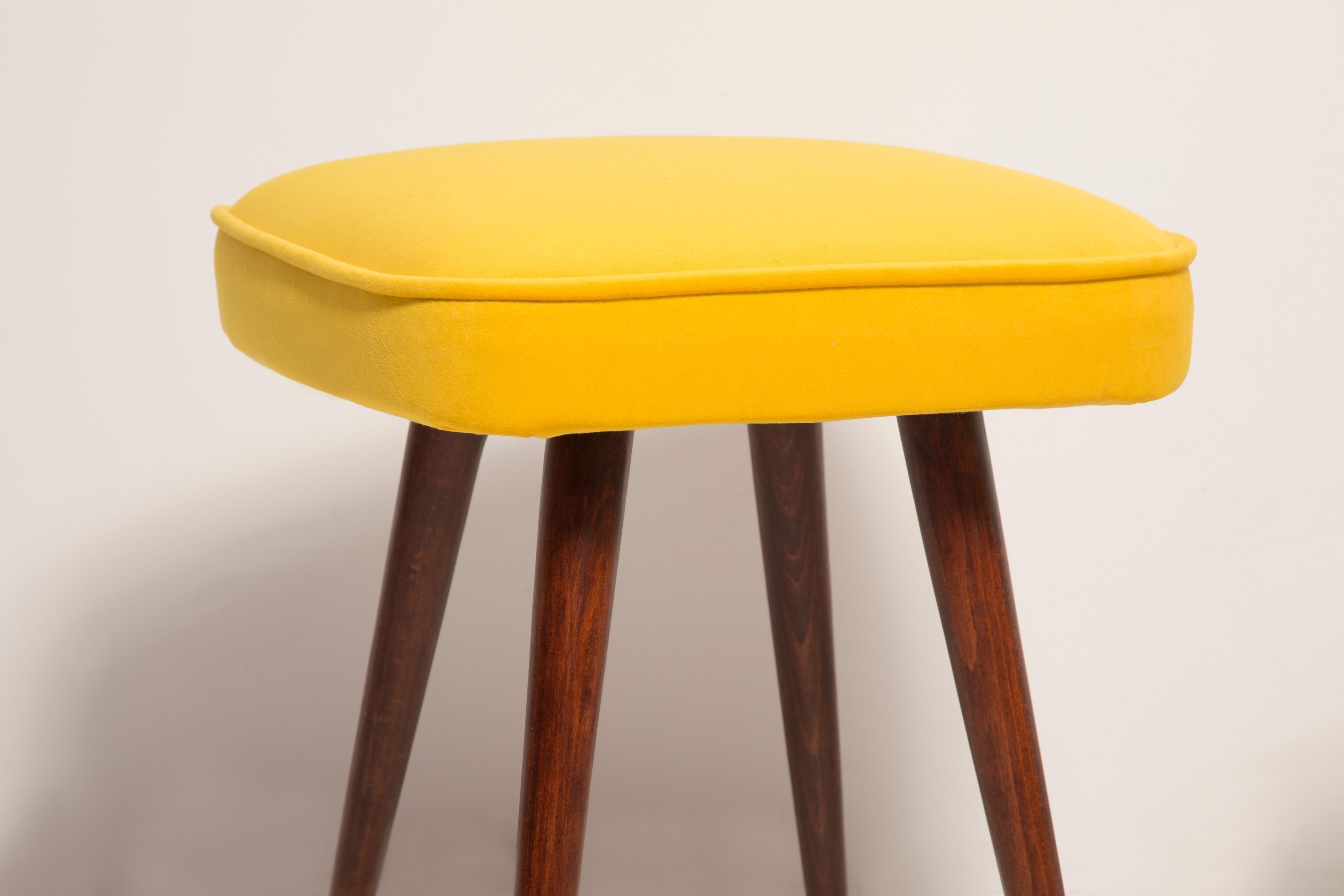 Set of Two Mid-Century Yellow Velvet Foot Stools, Europe, 1960s For Sale 3