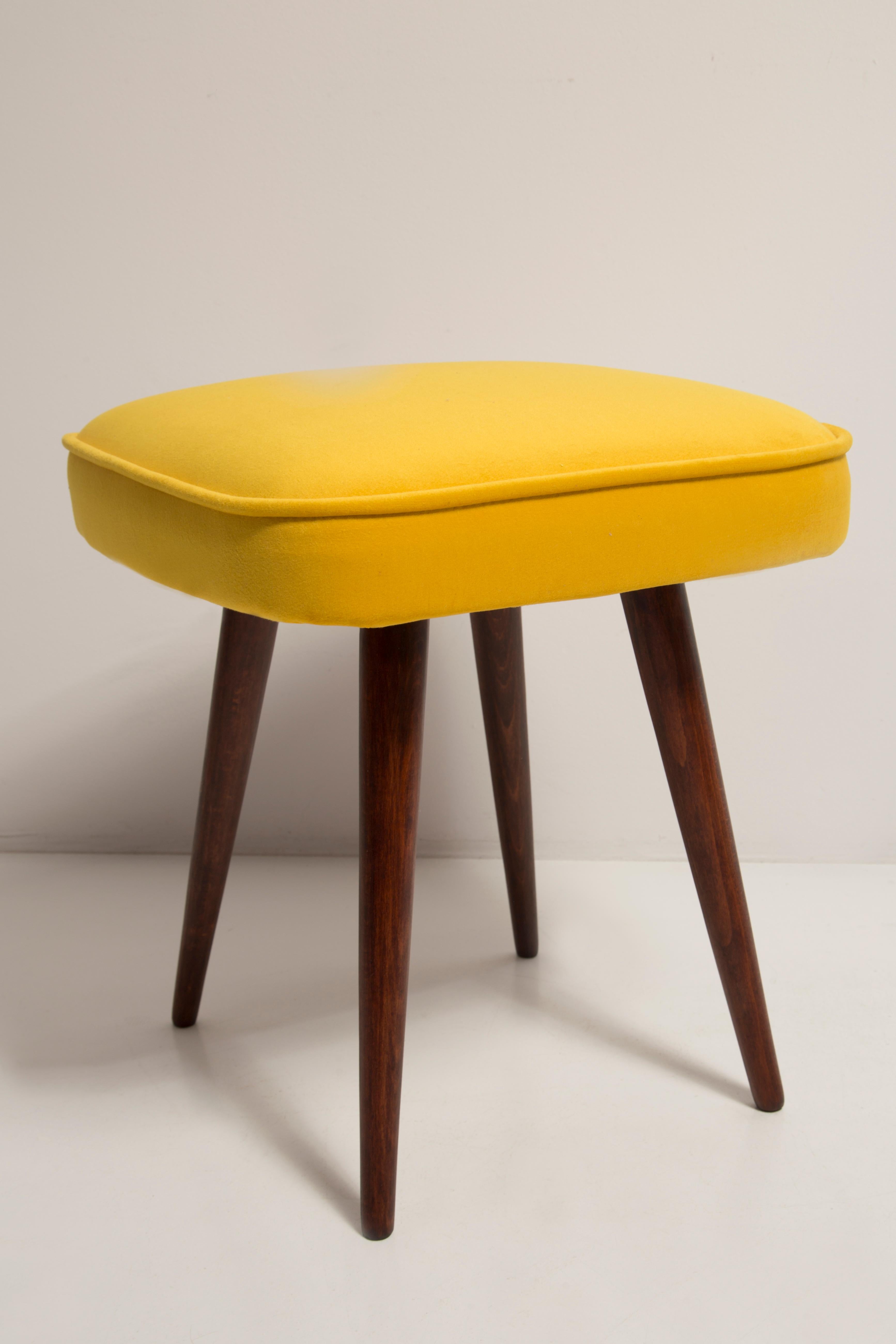 Set of Two Mid-Century Yellow Velvet Foot Stools, Europe, 1960s For Sale 4