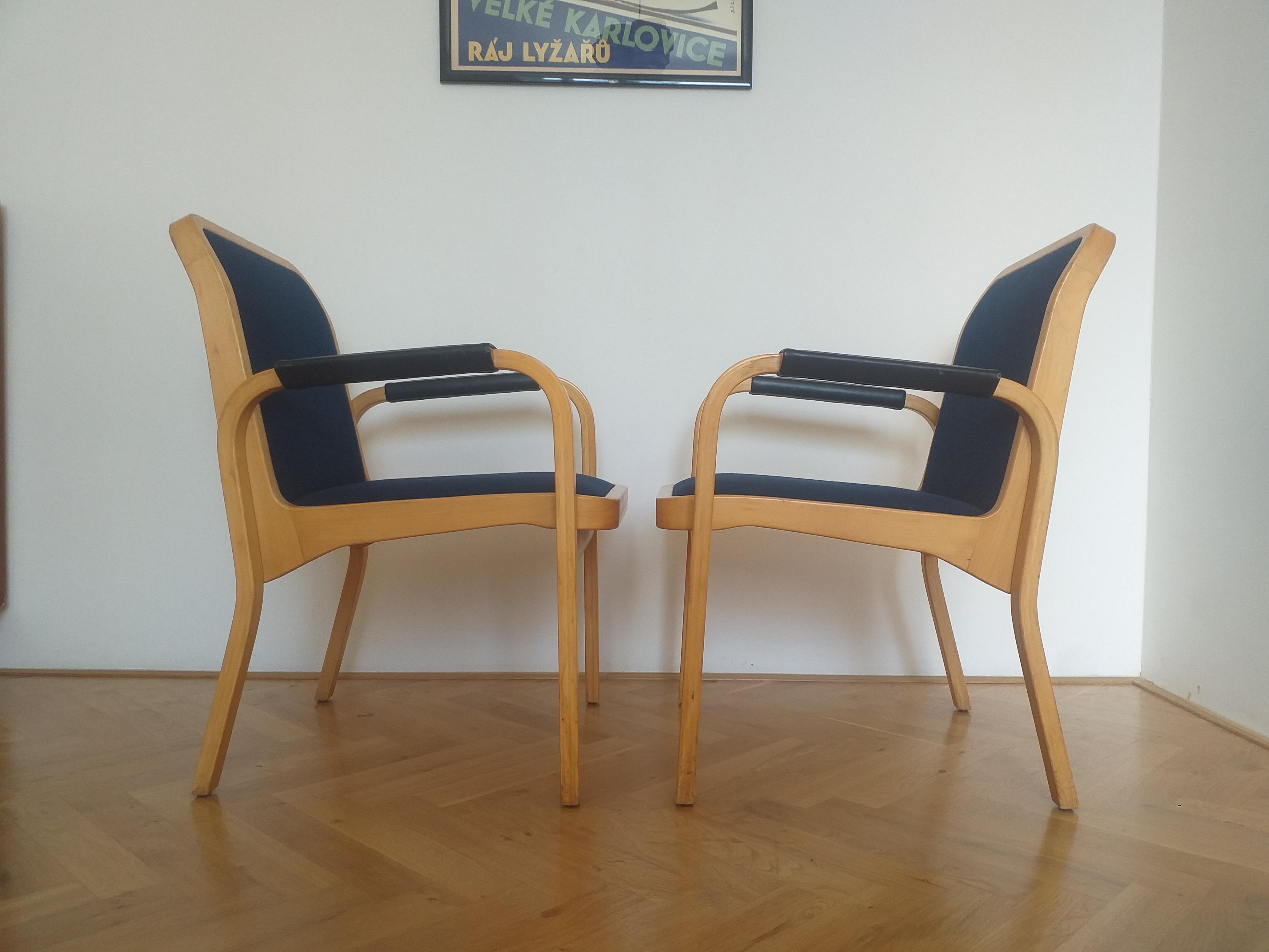 Set of Two Midcentury Alvar Aalto Chairs by Artek, Model E45, Finland, 1960s 4