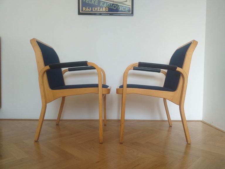 Set of Two Midcentury Alvar Aalto Chairs by Artek, Model E45, Finland, 1960s For Sale 5