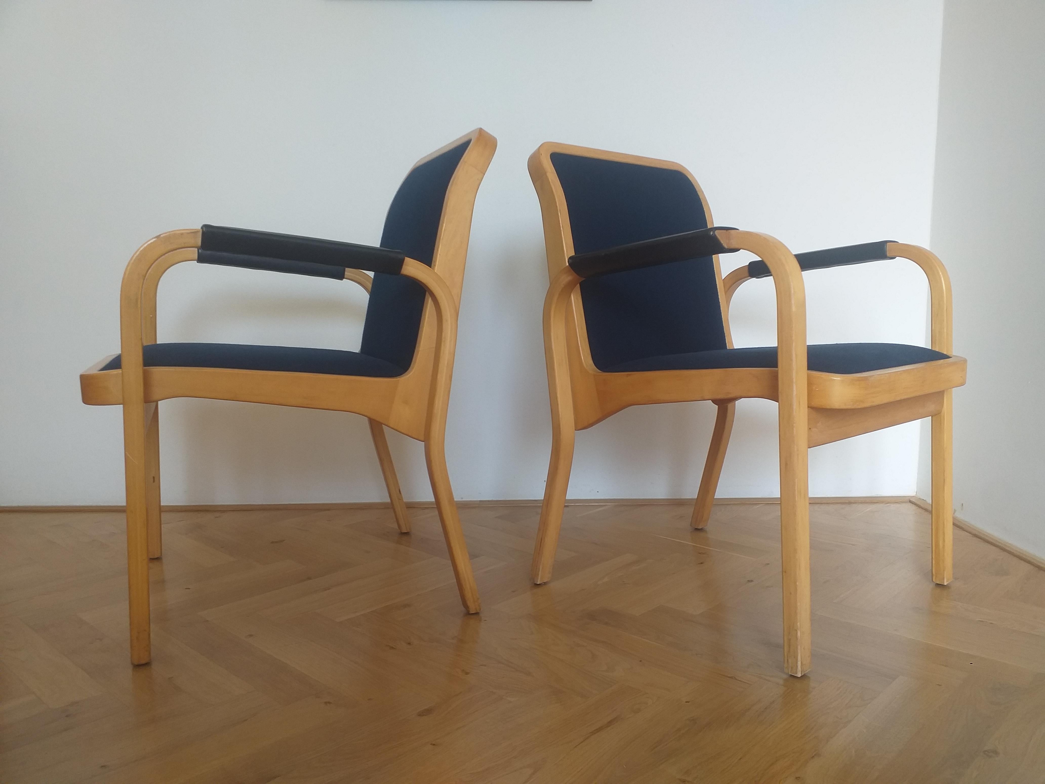 Set of Two Midcentury Alvar Aalto Chairs by Artek, Model E45, Finland, 1960s 6