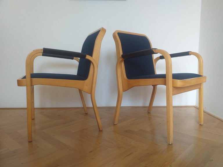 Set of Two Midcentury Alvar Aalto Chairs by Artek, Model E45, Finland, 1960s For Sale 7