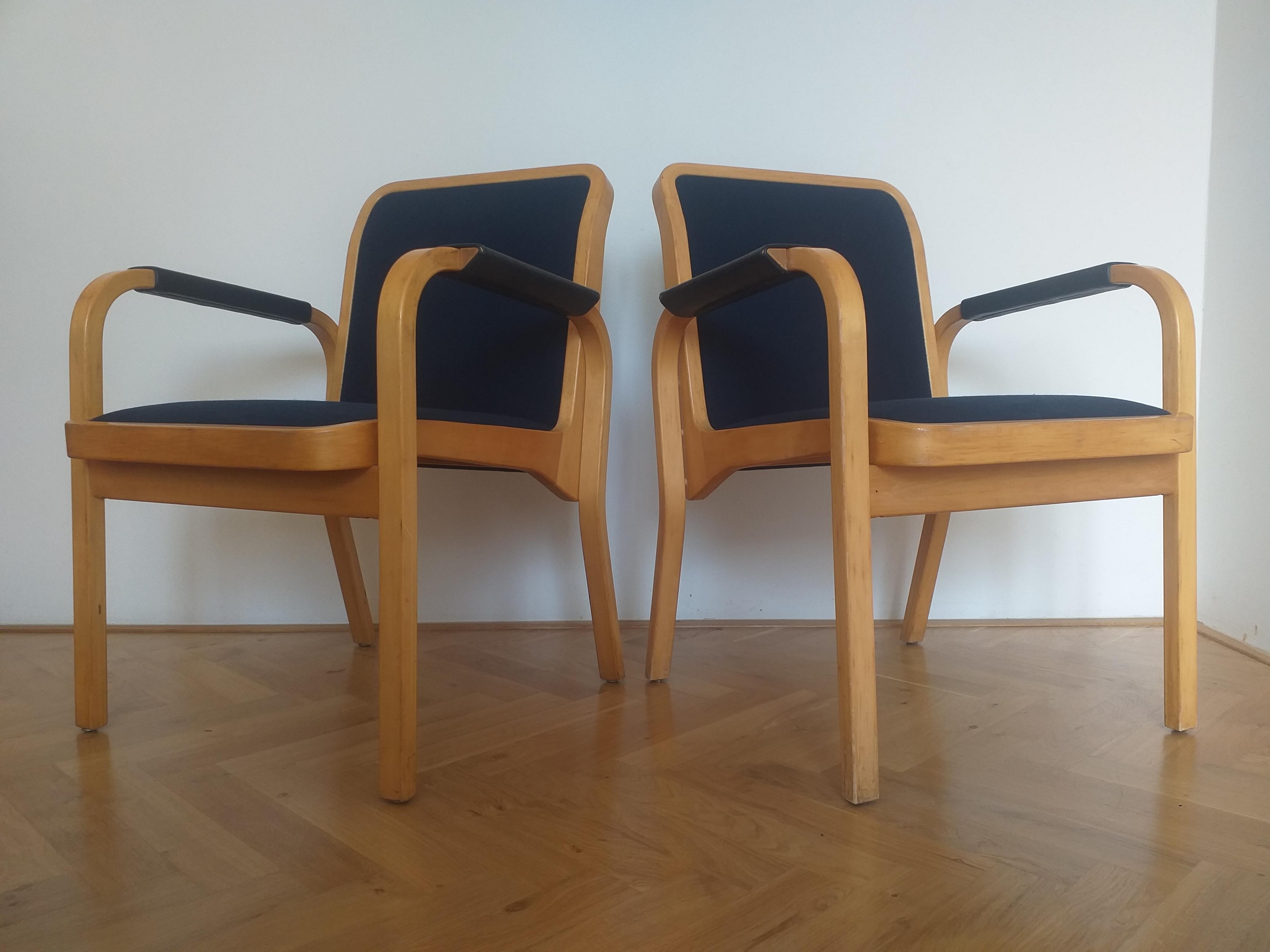 Set of Two Midcentury Alvar Aalto Chairs by Artek, Model E45, Finland, 1960s 7