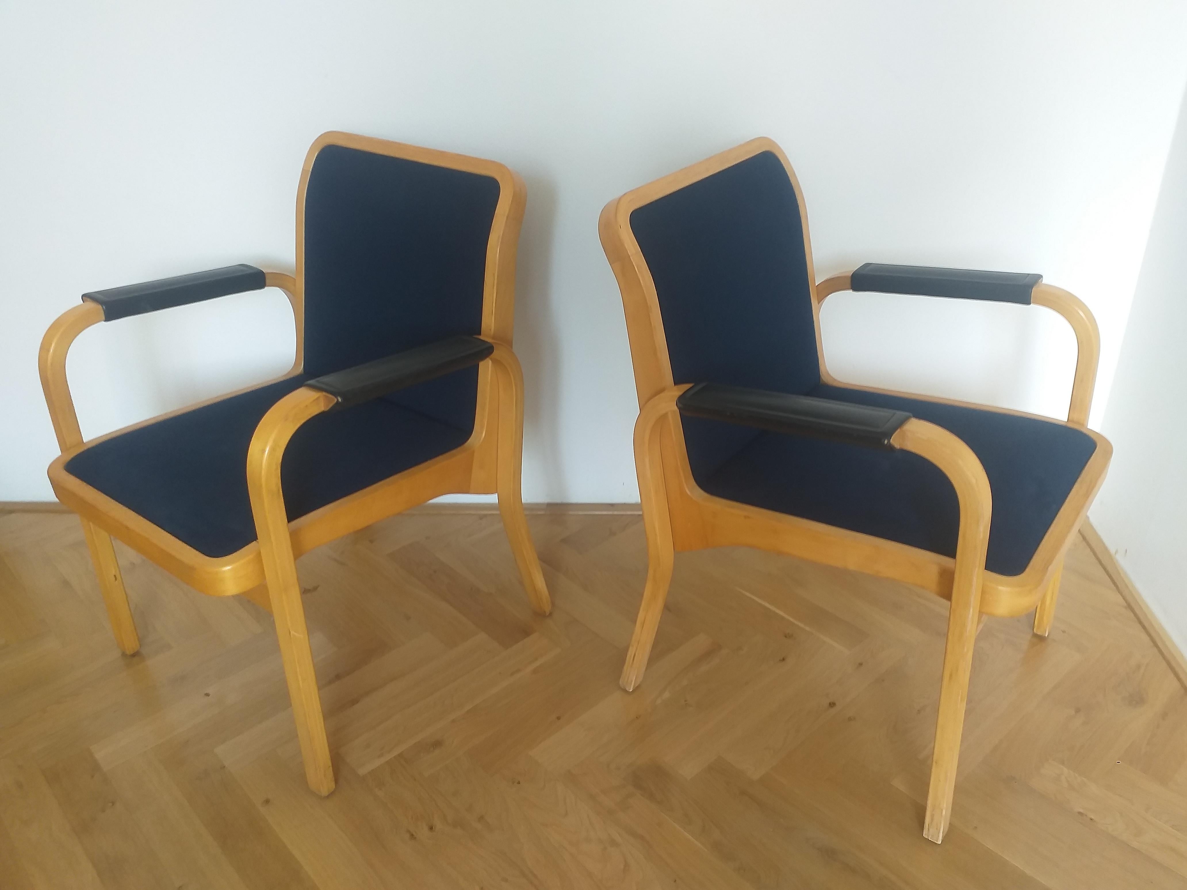 Mid-20th Century Set of Two Midcentury Alvar Aalto Chairs by Artek, Model E45, Finland, 1960s