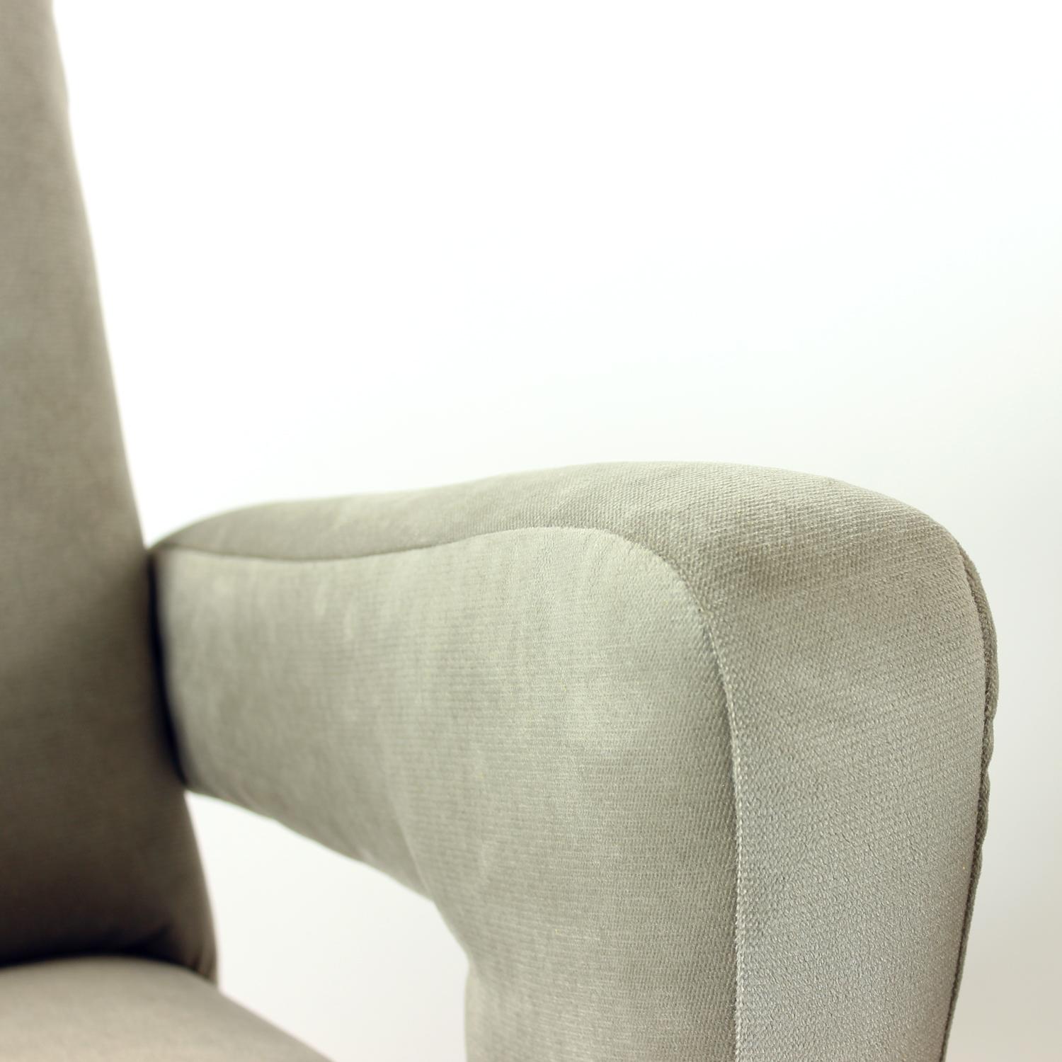 Juego de dos sillones de mediados de siglo con taburete, Checoslovaquia Años 60 en venta 3