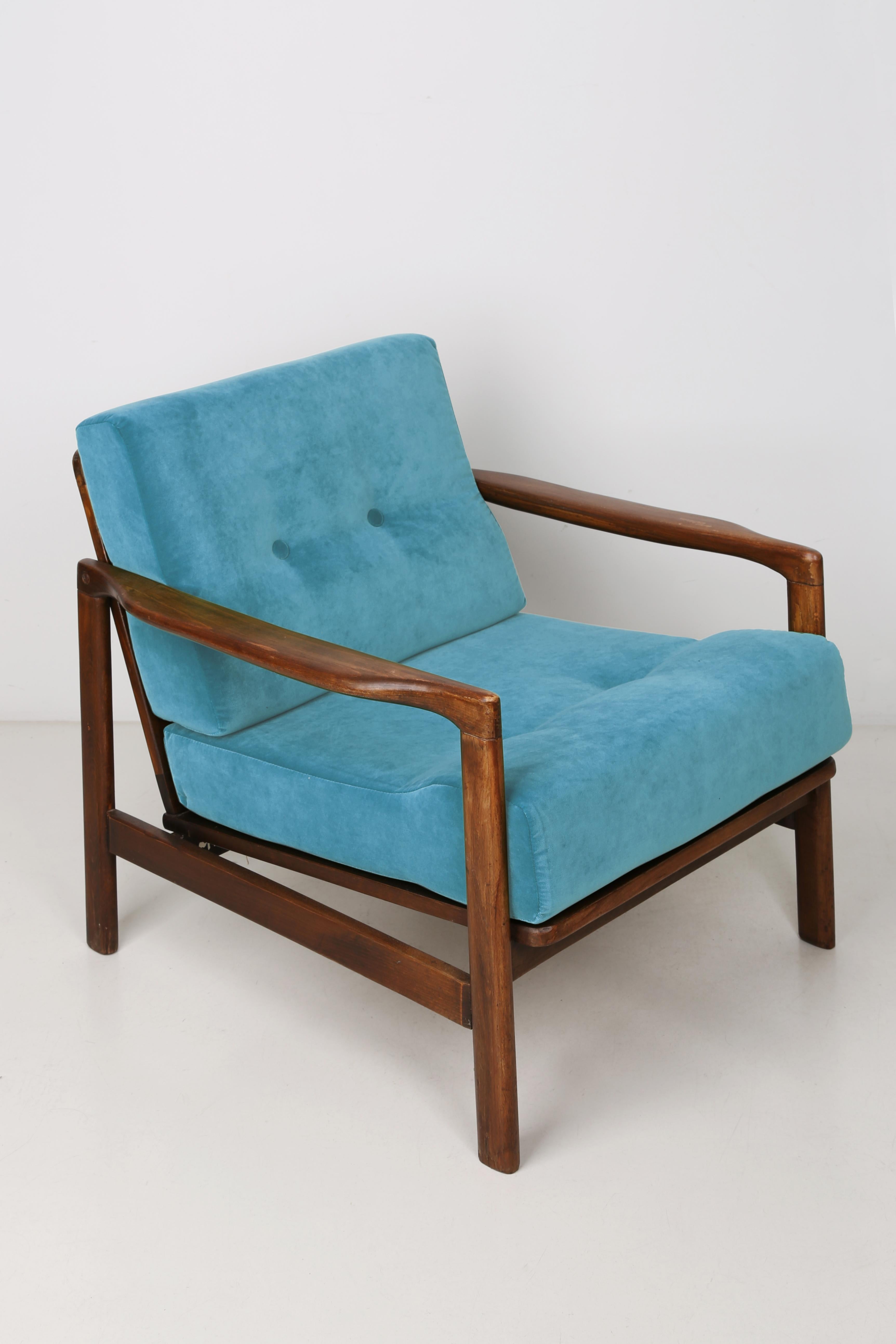 Mid-Century Modern Set of Two Midcentury Blue Velvet Armchairs, Zenon Baczyk, 1960s For Sale