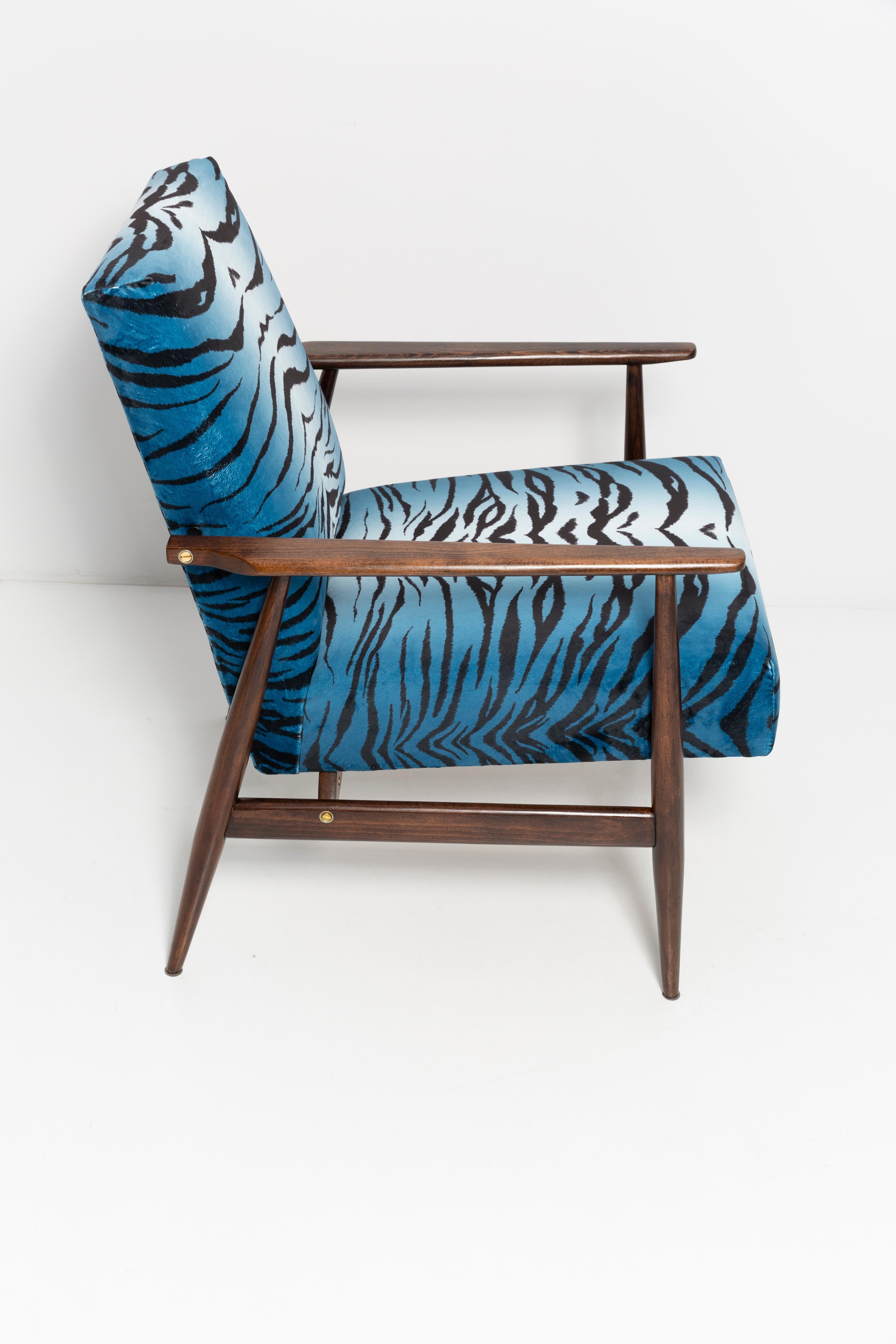 Textile Set of Two Midcentury Blue Zebra Print Velvet Dante Armchairs, H. Lis, 1960s For Sale