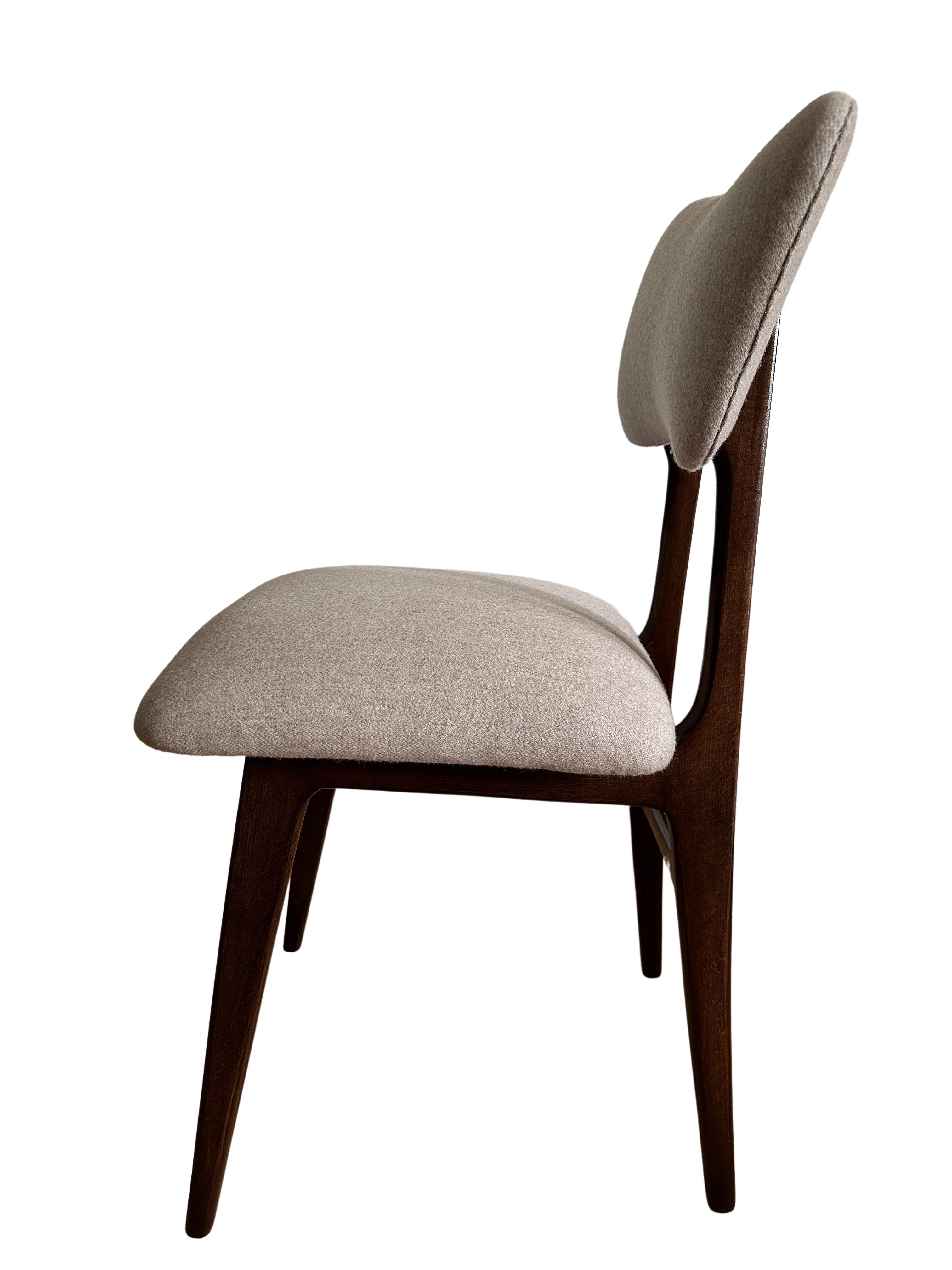 Set of Two Midcentury Dining Chairs in Beige Wool Upholstery, Poland, 1960s For Sale 2