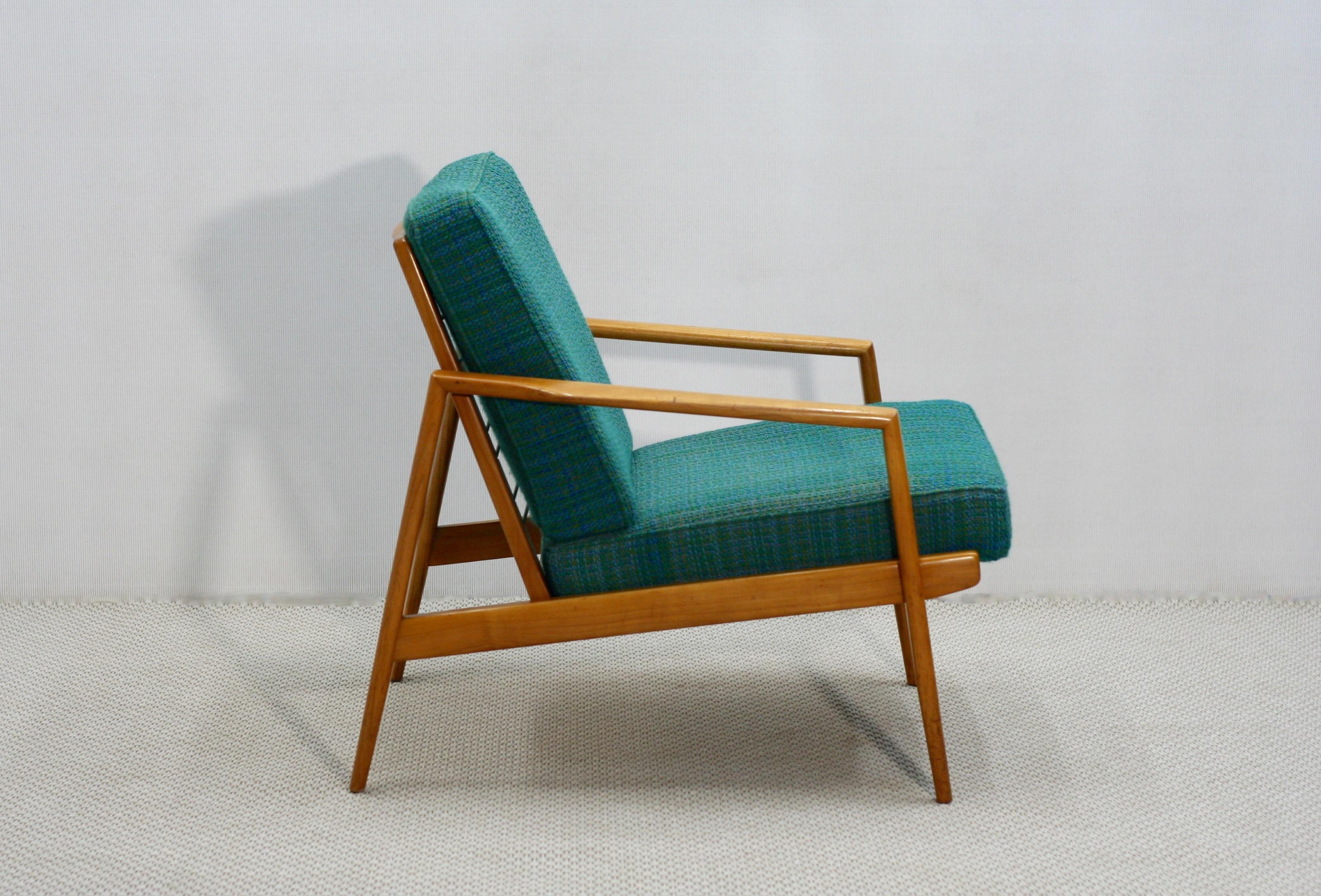 Set of Two Midcentury German Beech Wood Lounge Chairs from Knoll Antimott For Sale 4