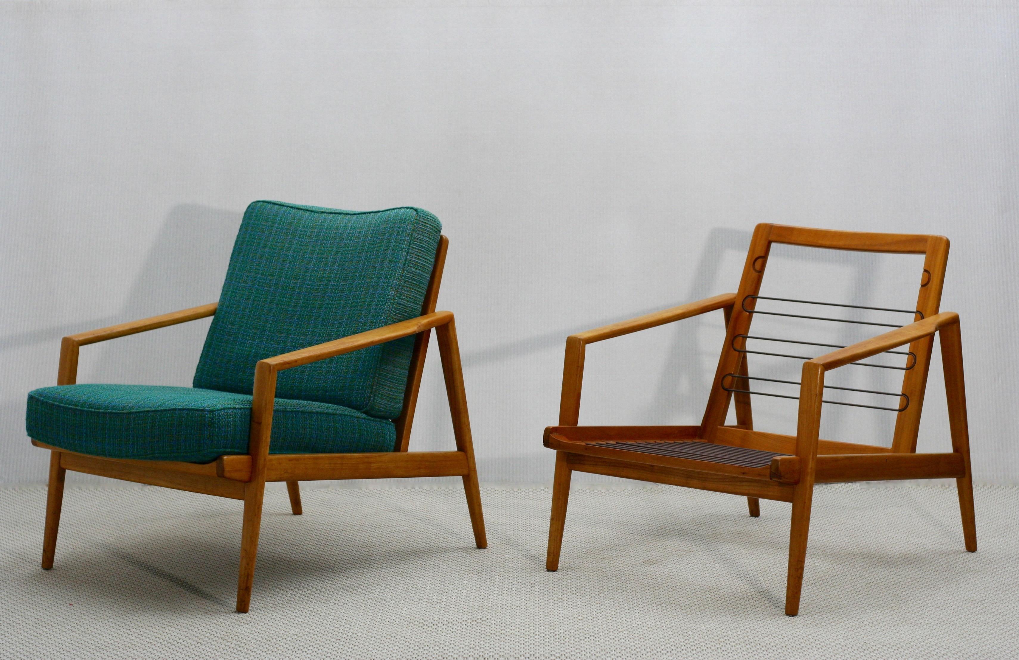 Fabric Set of Two Midcentury German Beech Wood Lounge Chairs from Knoll Antimott For Sale