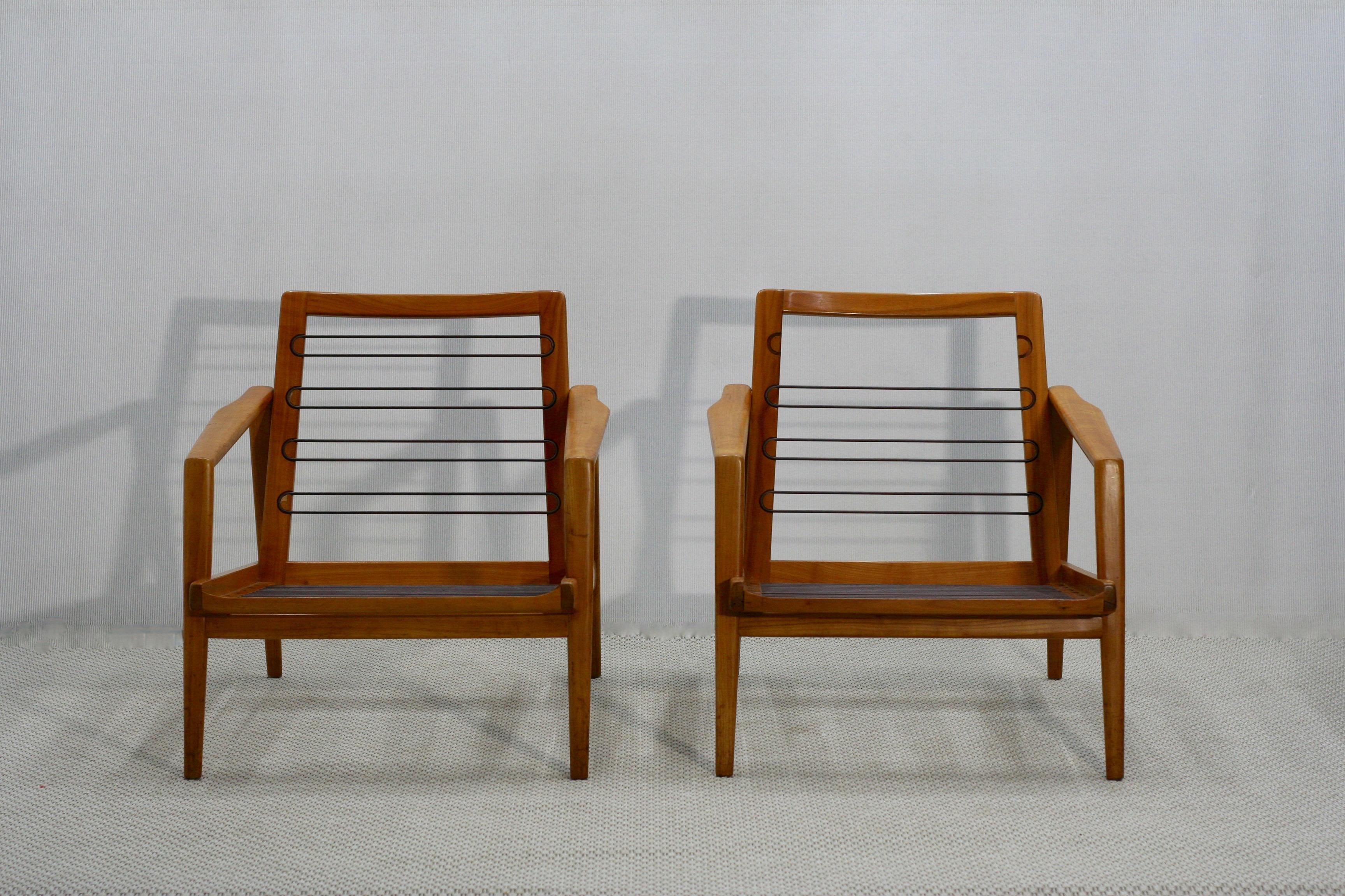 Set of Two Midcentury German Beech Wood Lounge Chairs from Knoll Antimott For Sale 1