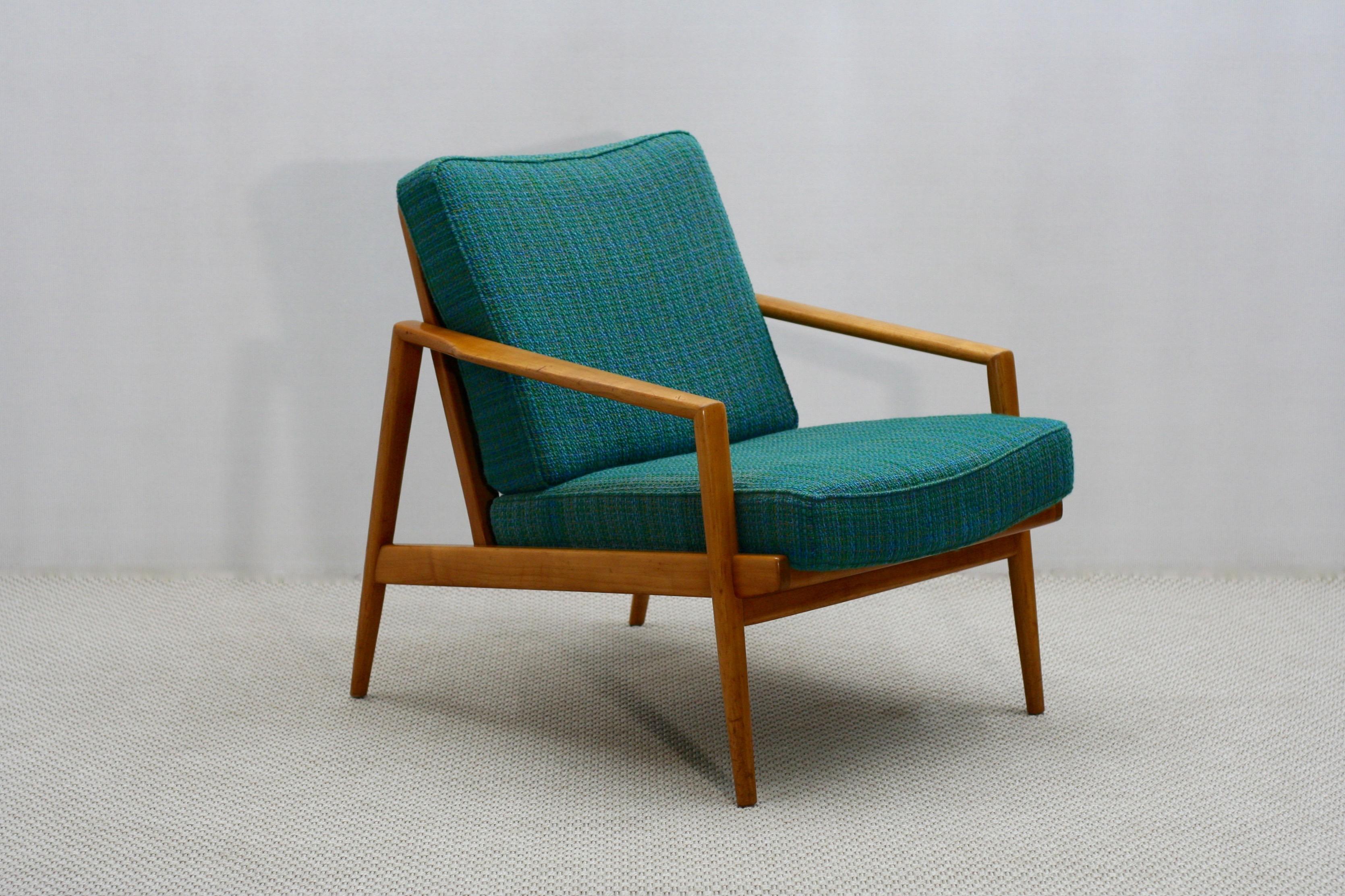 Set of Two Midcentury German Beech Wood Lounge Chairs from Knoll Antimott For Sale 3