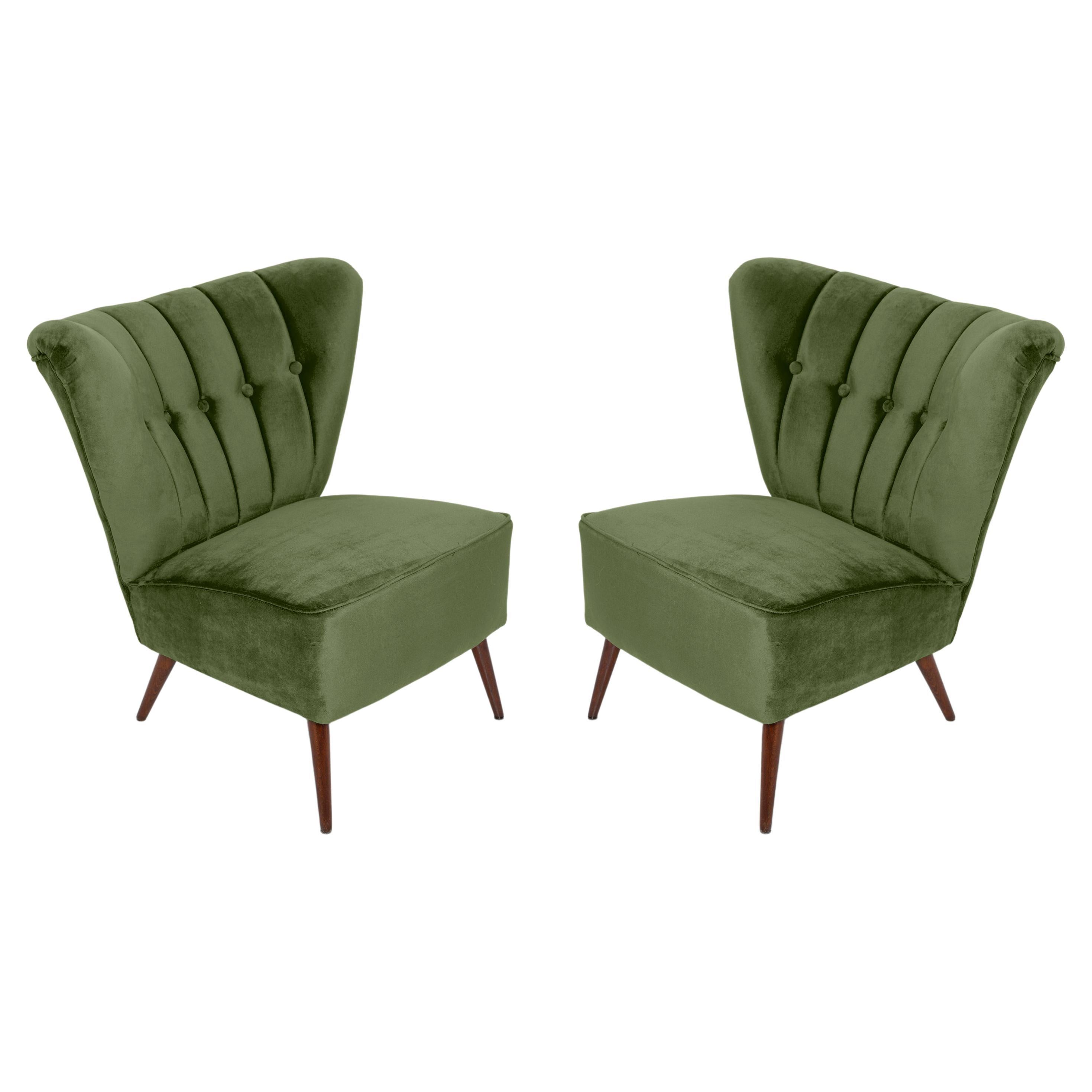 Set of Two Mid-Century Green Velvet Club Armchairs, Europe, 1960s For Sale
