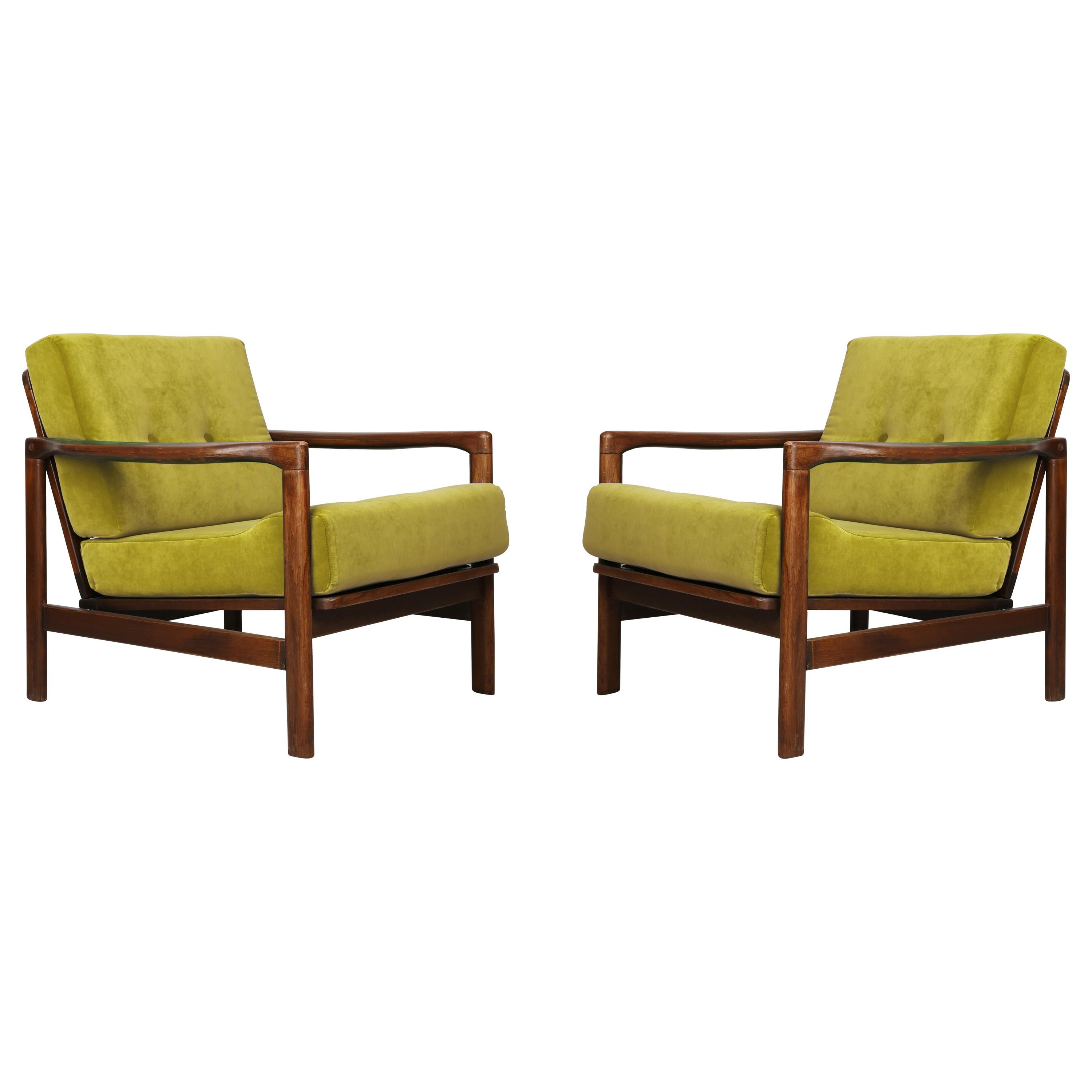 Set of Two Midcentury Lemon Velvet Armchairs, Zenon Baczyk, 1960s For Sale