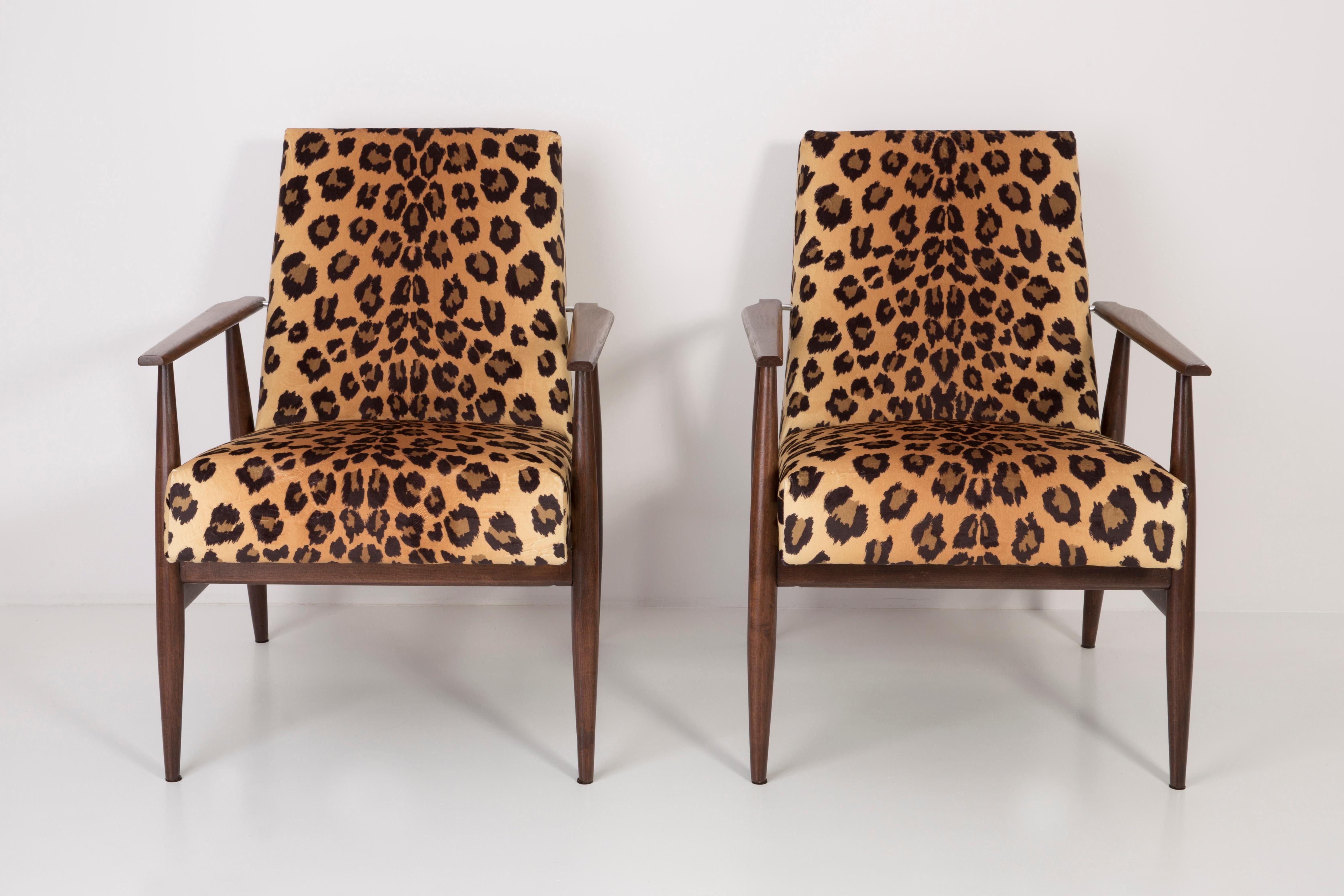 Mid-Century Modern Ensemble de deux fauteuils en velours imprimé léopard du milieu du siècle dernier, H. Lis, années 1960 en vente