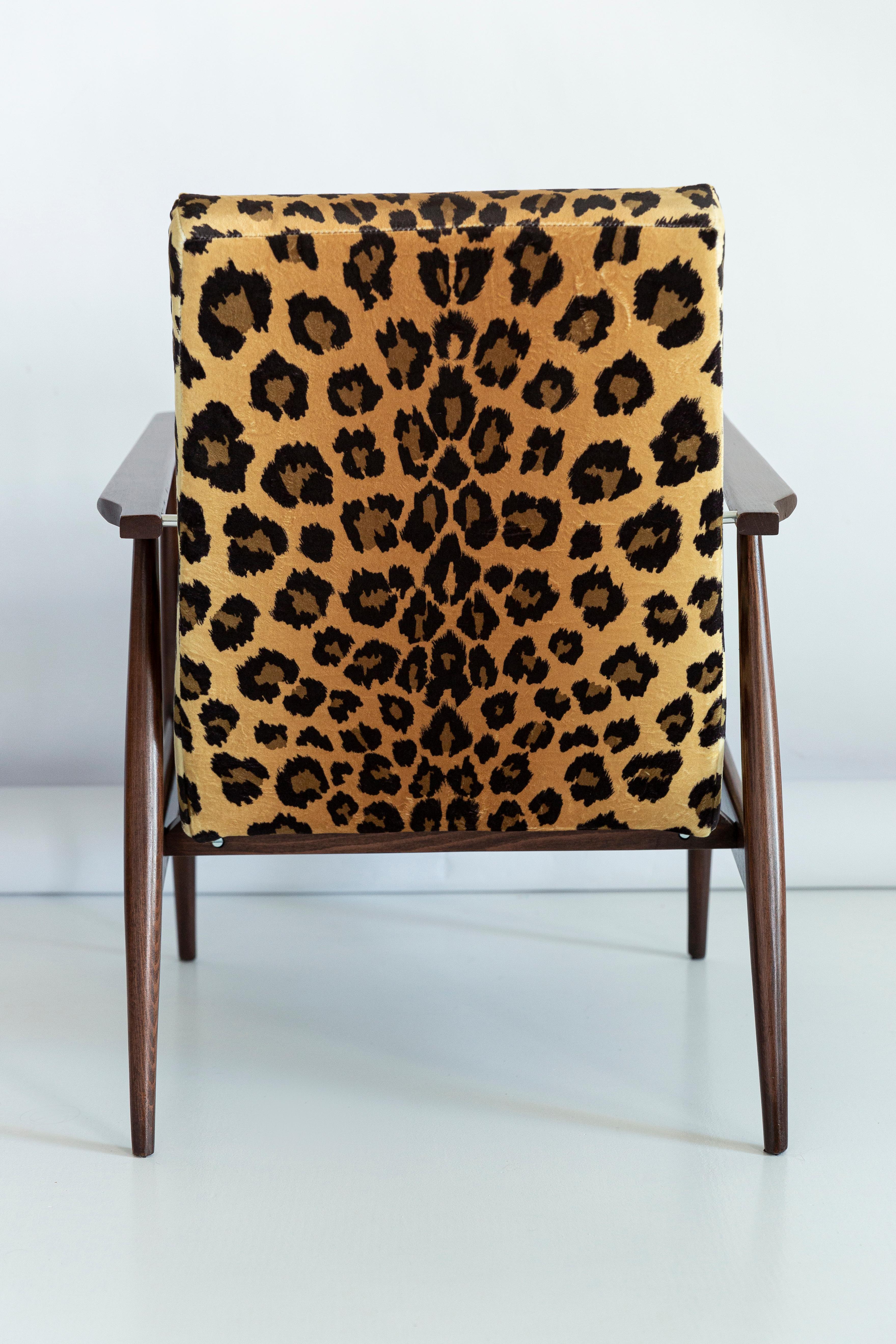 Set di due poltrone Dante in velluto con stampa leopardata del Medioevo, H. H. Lis, anni '60 in vendita 1