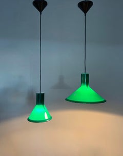 Set aus zwei Hängelampen aus grünem Glas aus der Mitte des Jahrhunderts von Michael Bang für Holmegaard