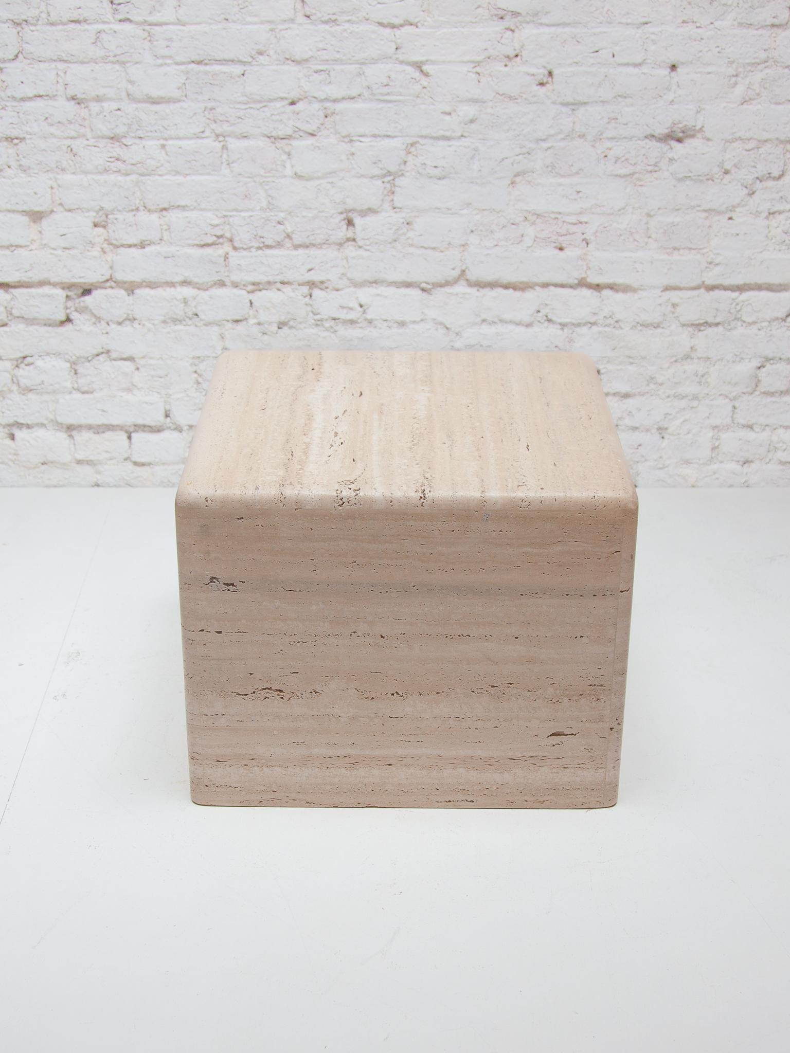 Set of Two MidCentury Modern Italian Travertine Marble Pedestals or Side Tables  For Sale 4