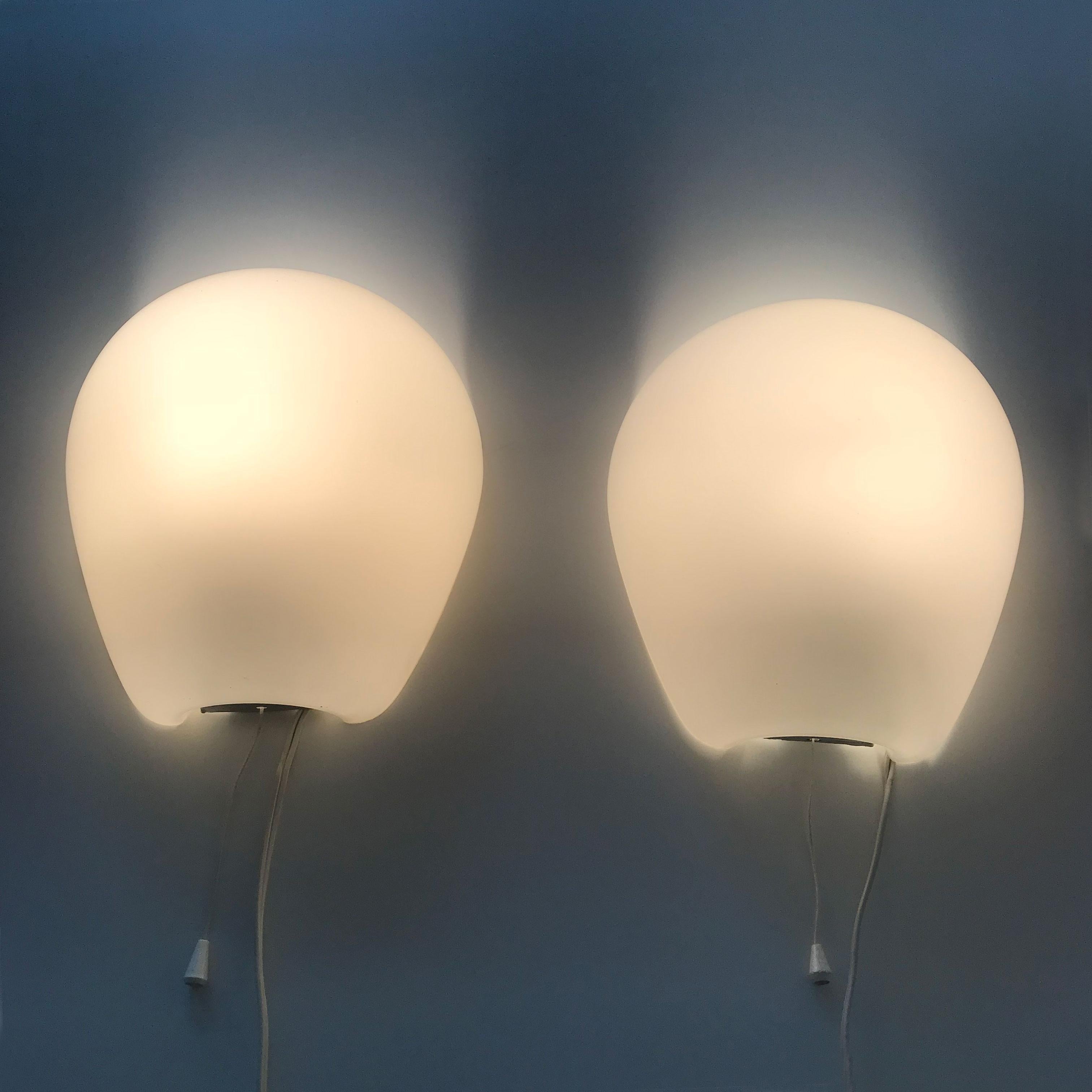Set of Two Midcentury Shell Wall Lamps or Sconces by Wilhelm Wagenfeld, 1950s For Sale 4