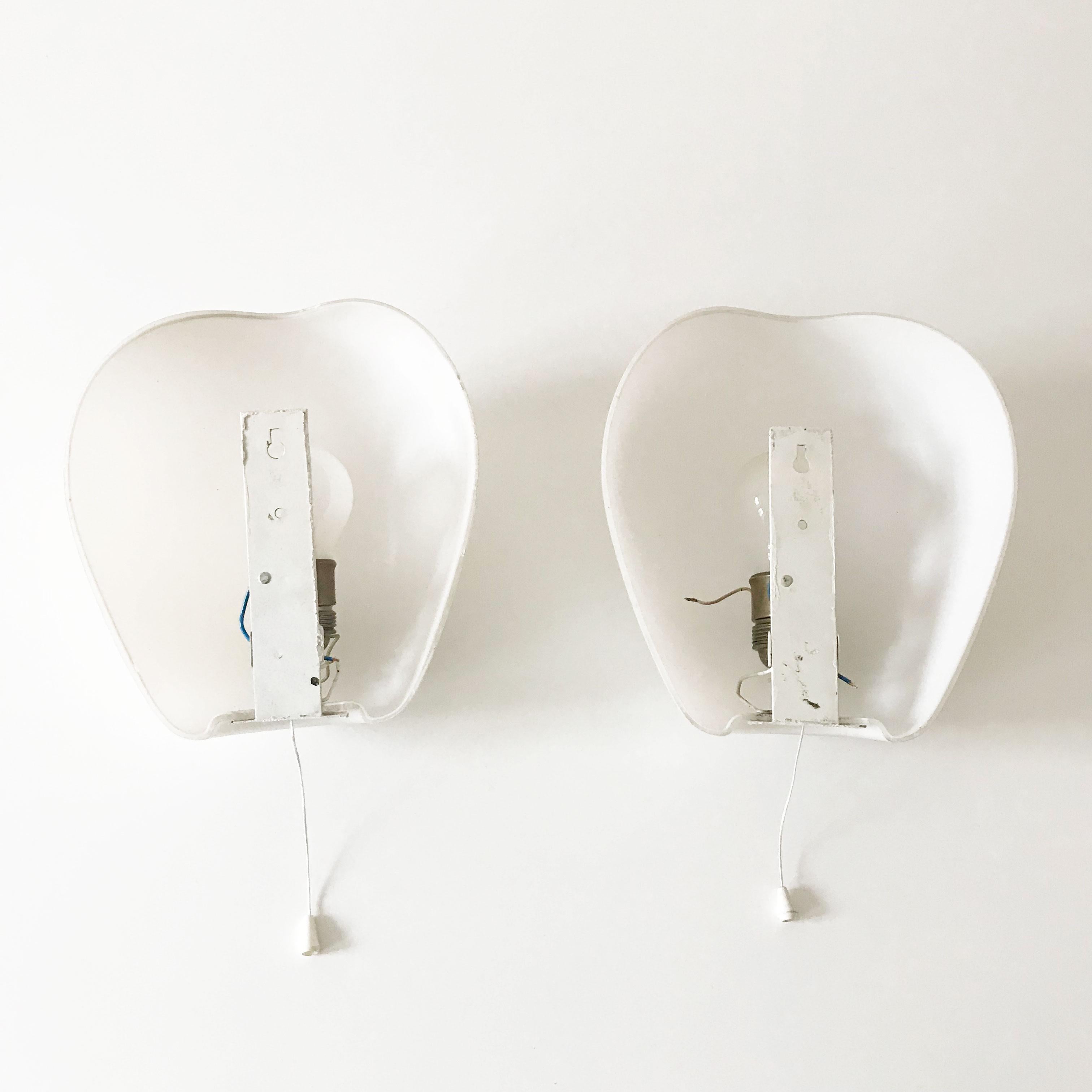 Set of Two Midcentury Shell Wall Lamps or Sconces by Wilhelm Wagenfeld, 1950s For Sale 5