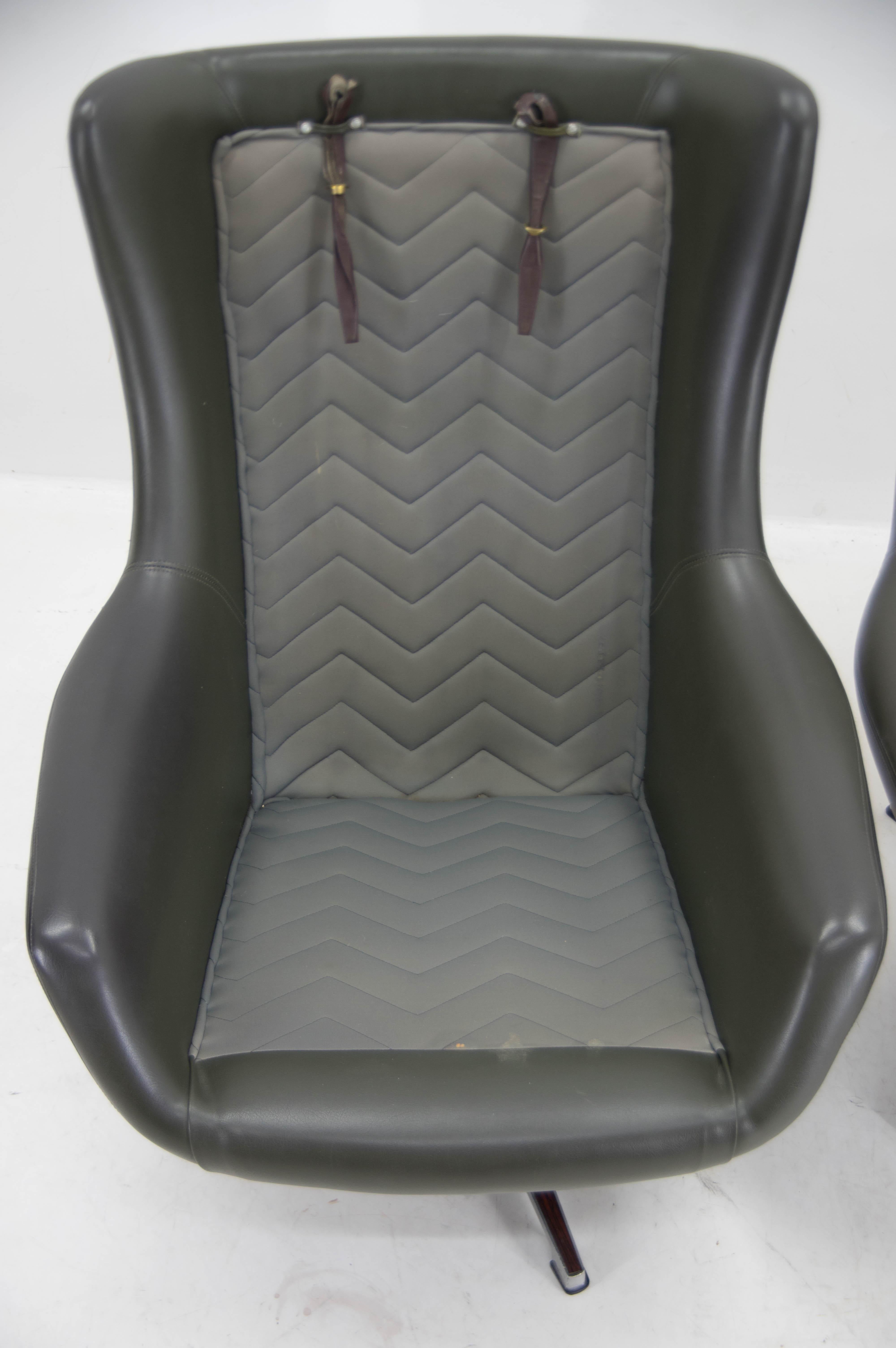 Ensemble de deux fauteuils pivotants en cuir du milieu du siècle dernier, Peem, Finlande, 1970 en vente 7
