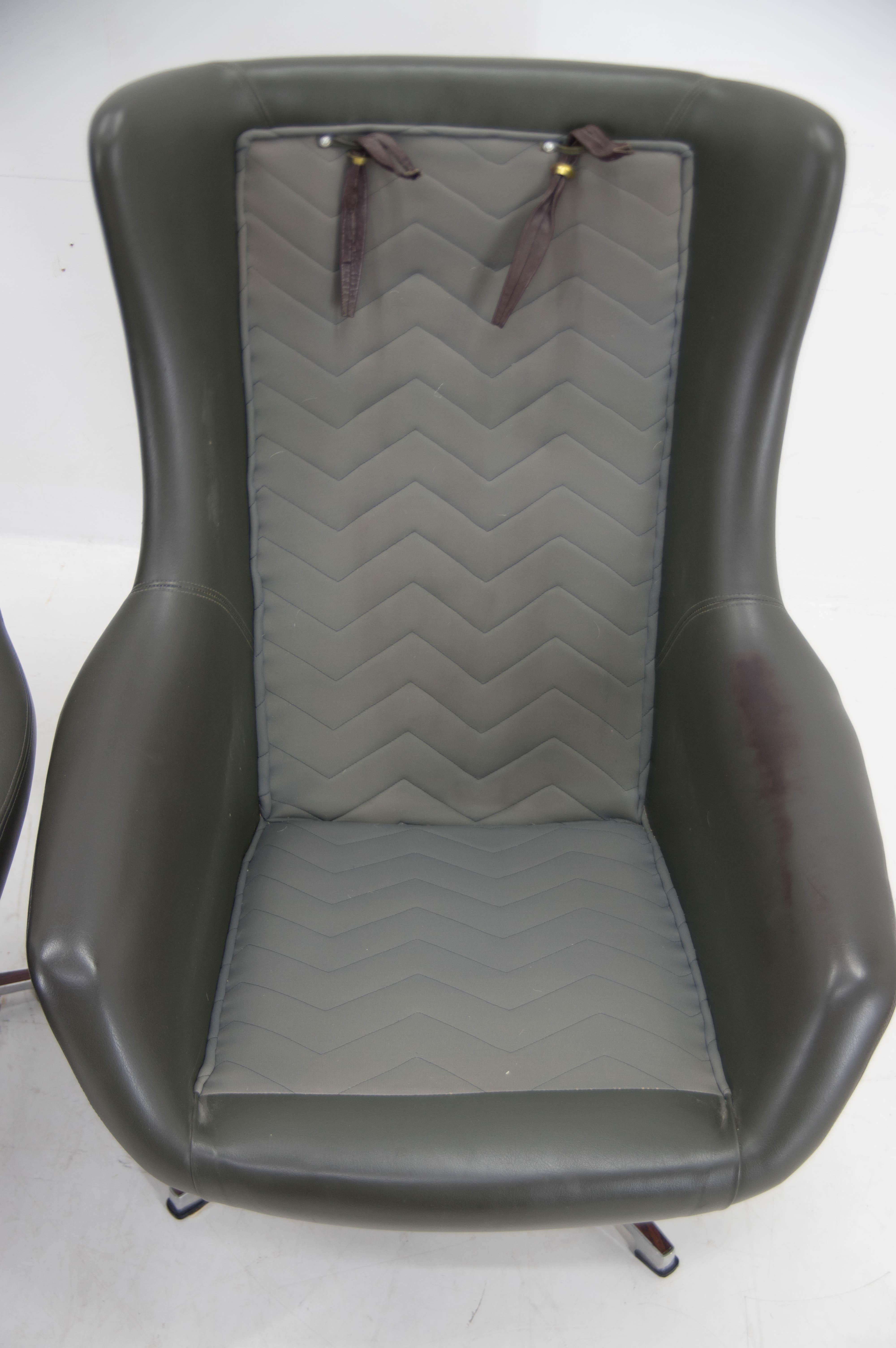 Ensemble de deux fauteuils pivotants en cuir du milieu du siècle dernier, Peem, Finlande, 1970 en vente 8