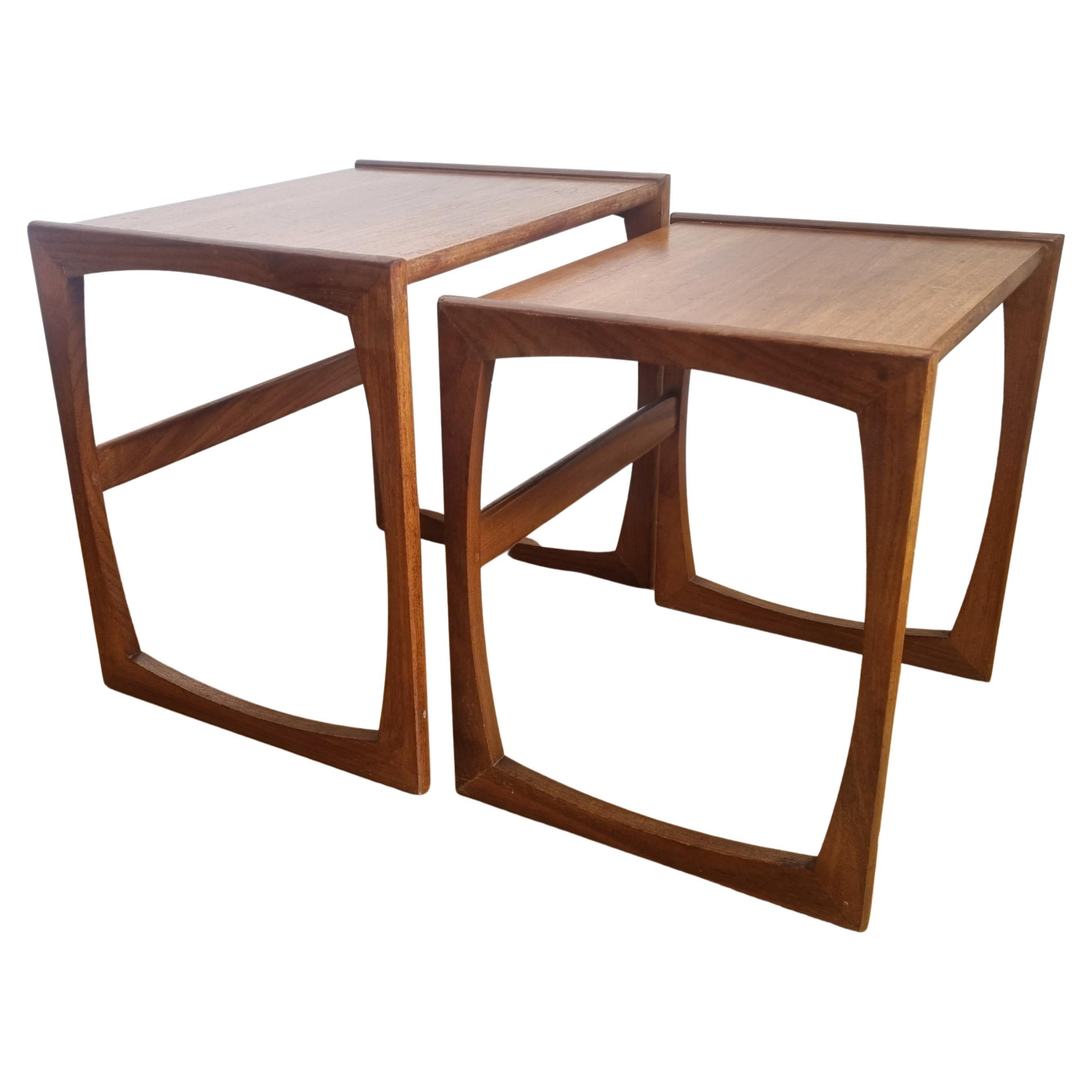 Ensemble de deux tables gigognes en teck du milieu du siècle, G Plan, années 1960