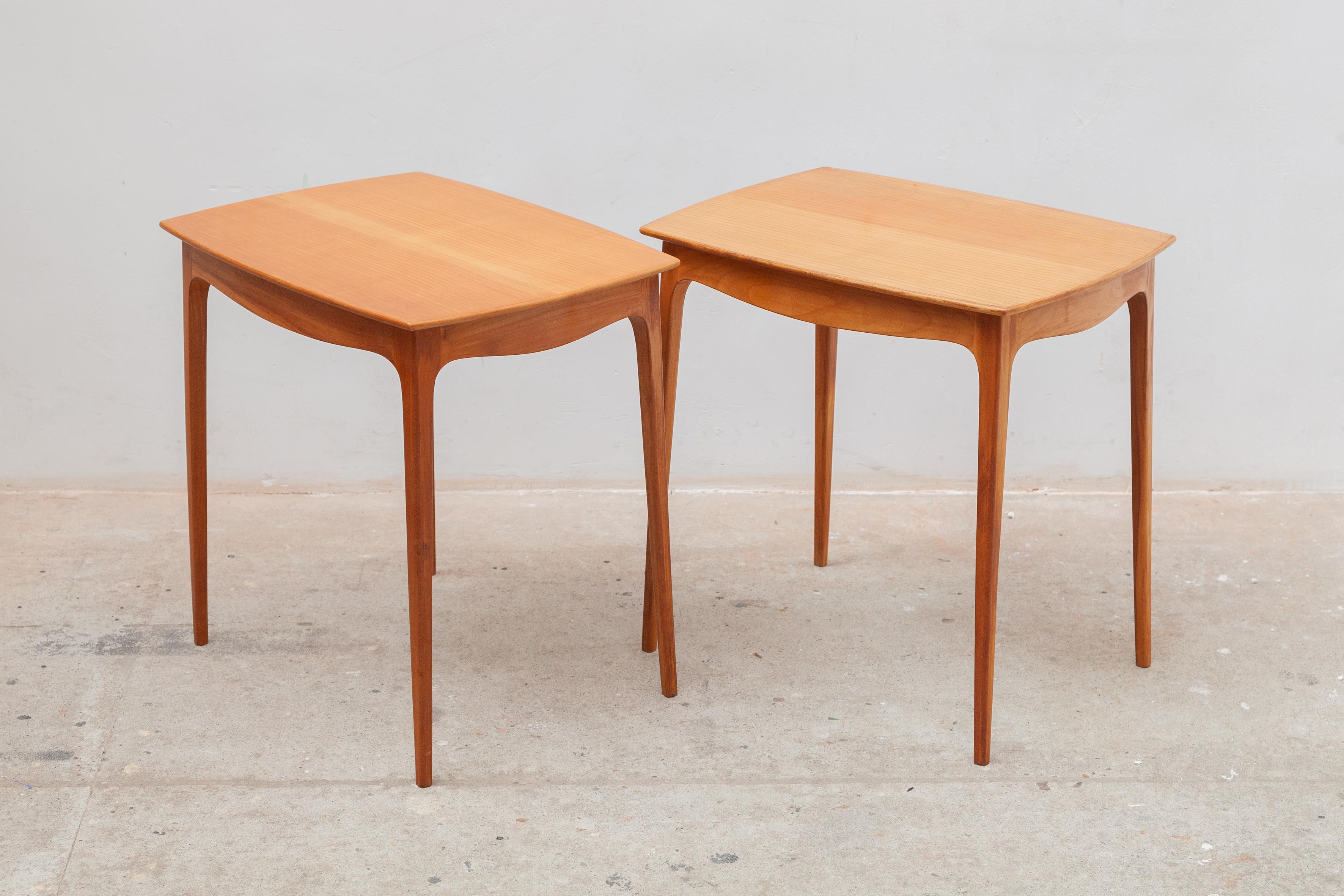 Set of Two Midcentury Walnut Nightstands / Sidetables, Denmark, 1960s In Good Condition In Antwerp, BE