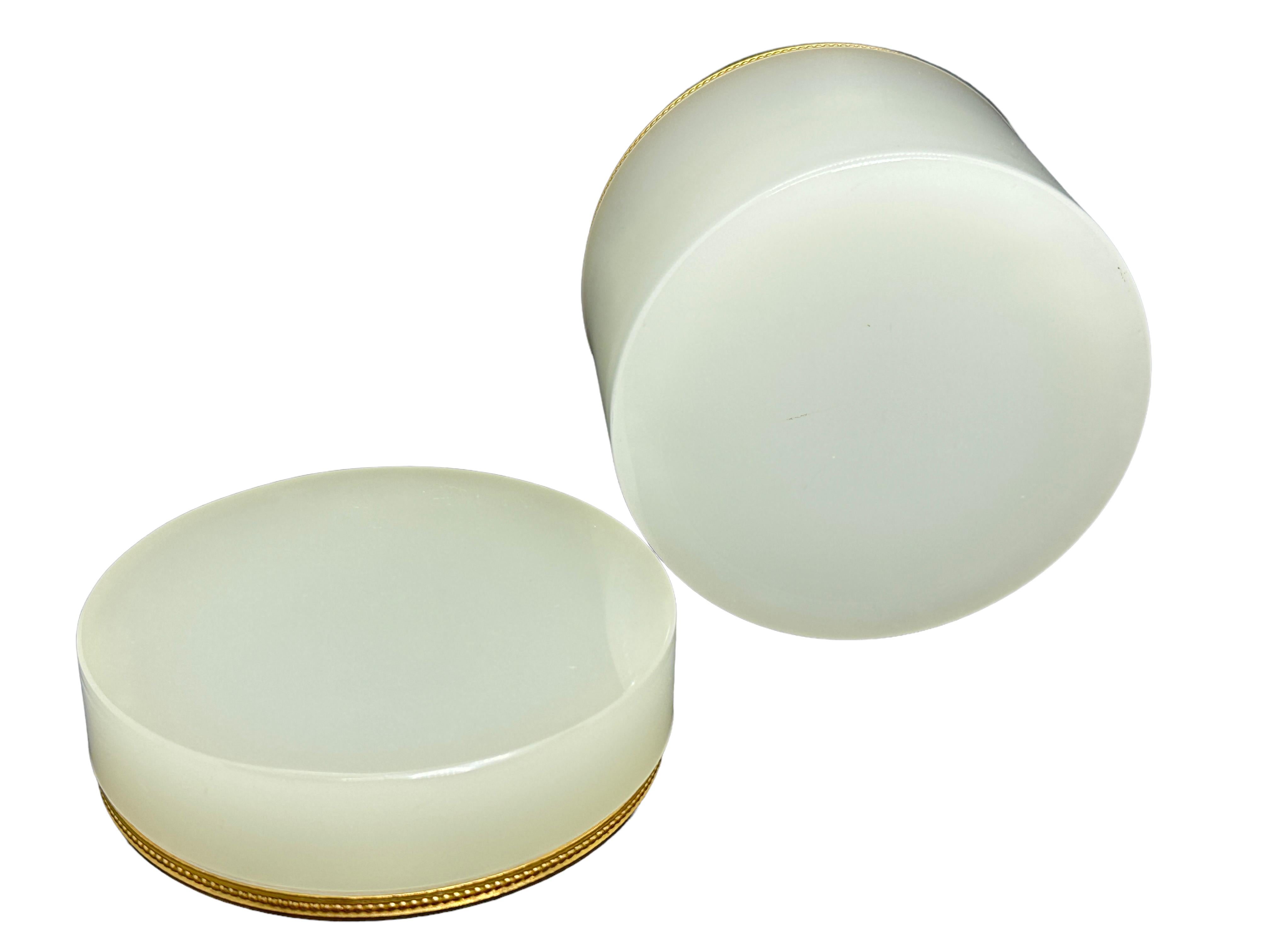 Set of Two Midcentury White Opaline Cenedese Glass Box with Bronze Mounts Italy For Sale 3