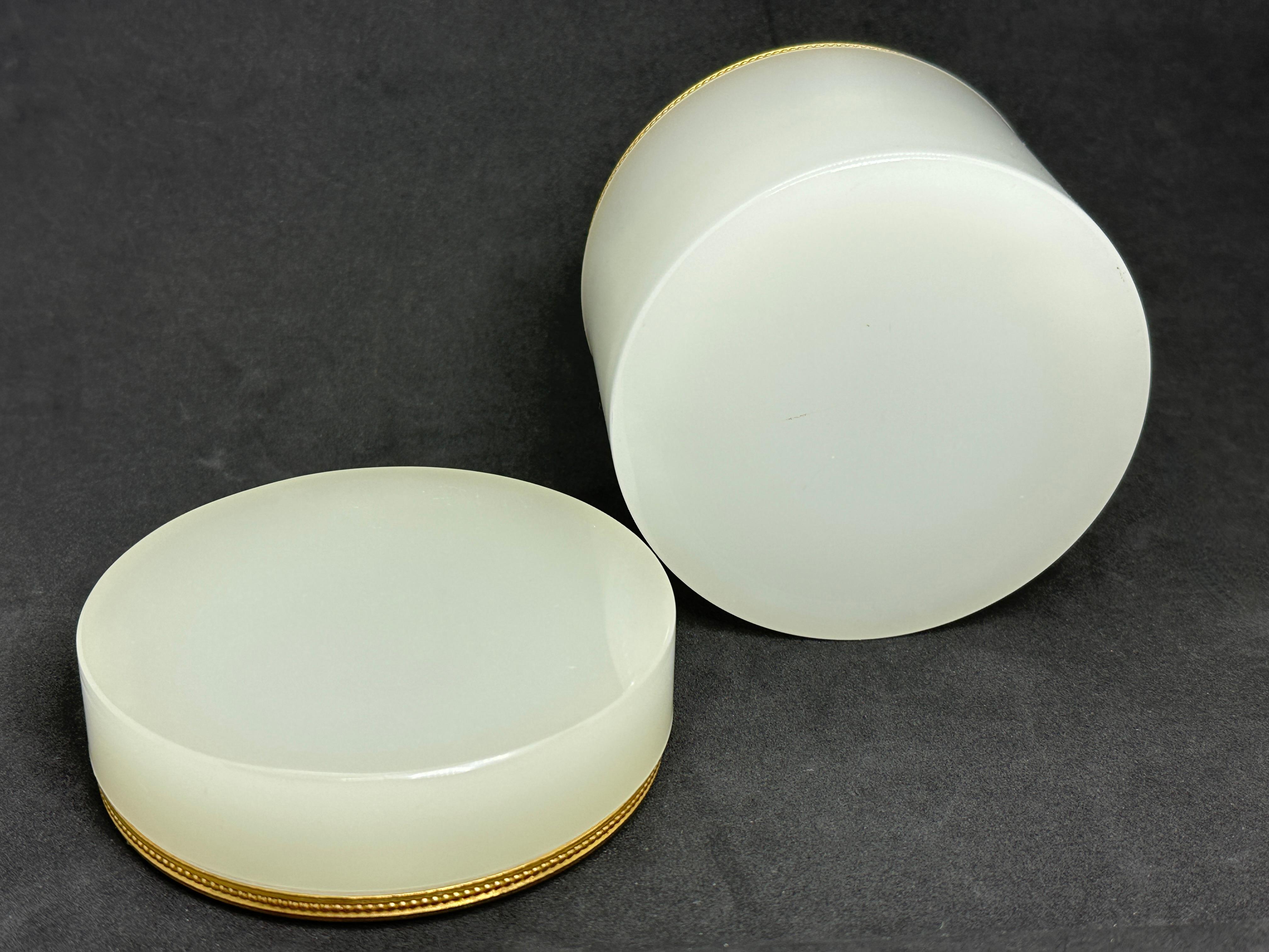 Set of Two Midcentury White Opaline Cenedese Glass Box with Bronze Mounts Italy For Sale 10