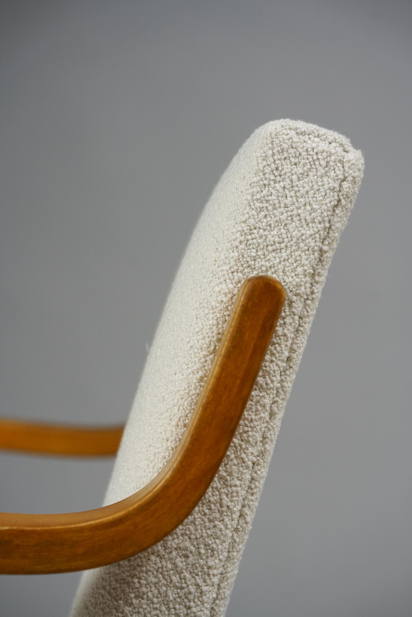 Set of Two Model 402 Cantilever Armchairs by Alvar Aalto for Artek, 1950s 5