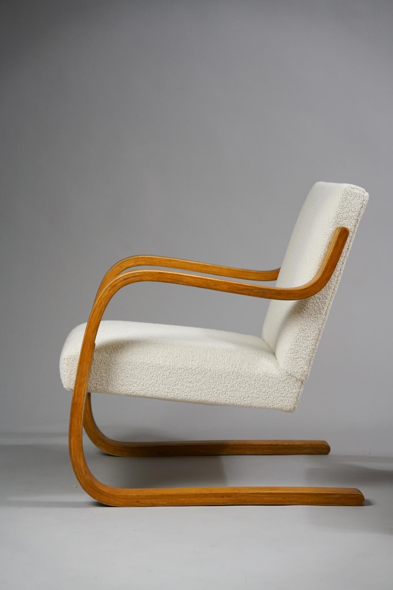 20th Century Set of Two Model 402 Cantilever Armchairs by Alvar Aalto for Artek, 1950s