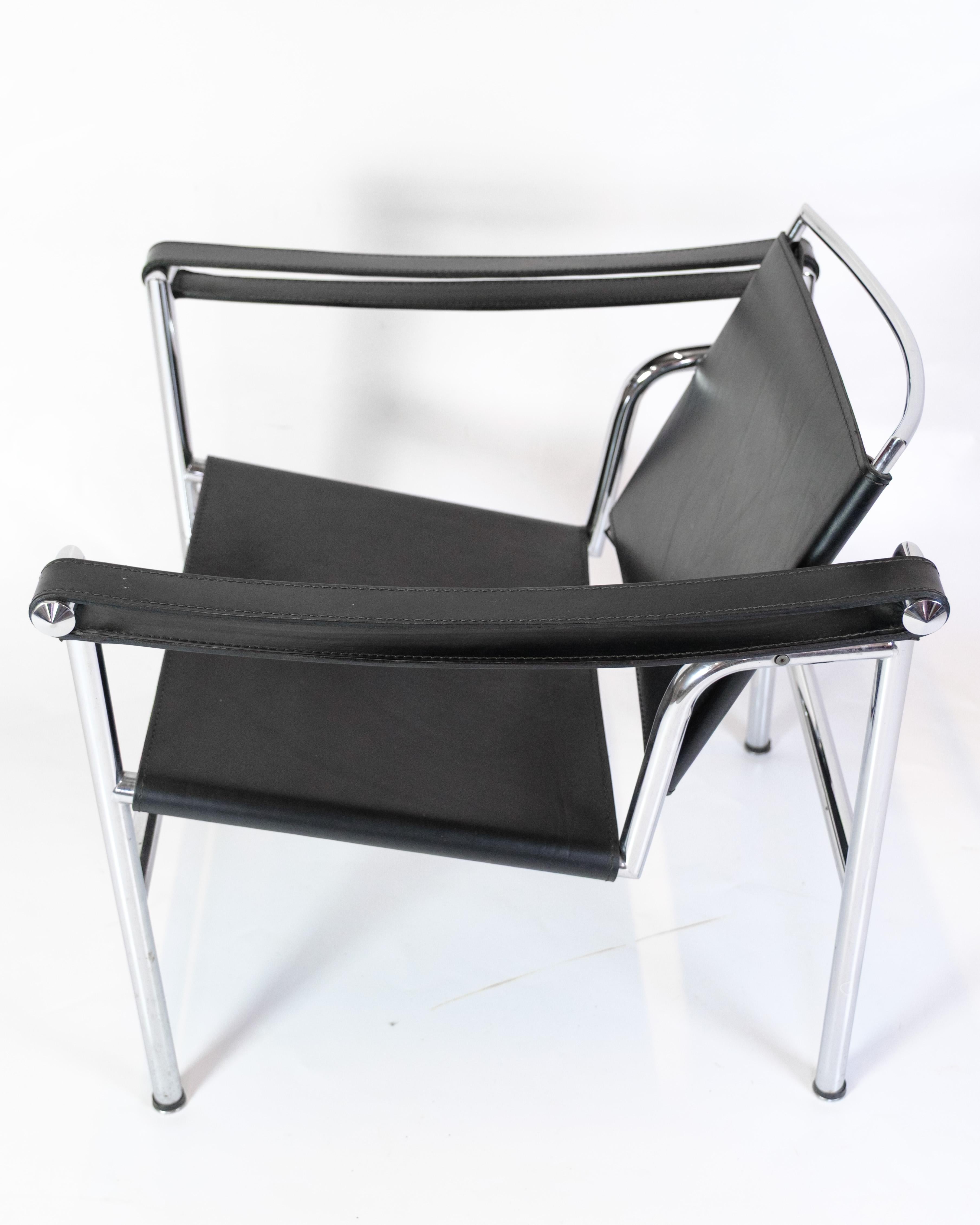 Set di due poltrone Model Lc1 in pelle nera di Le Corbusier in vendita 4