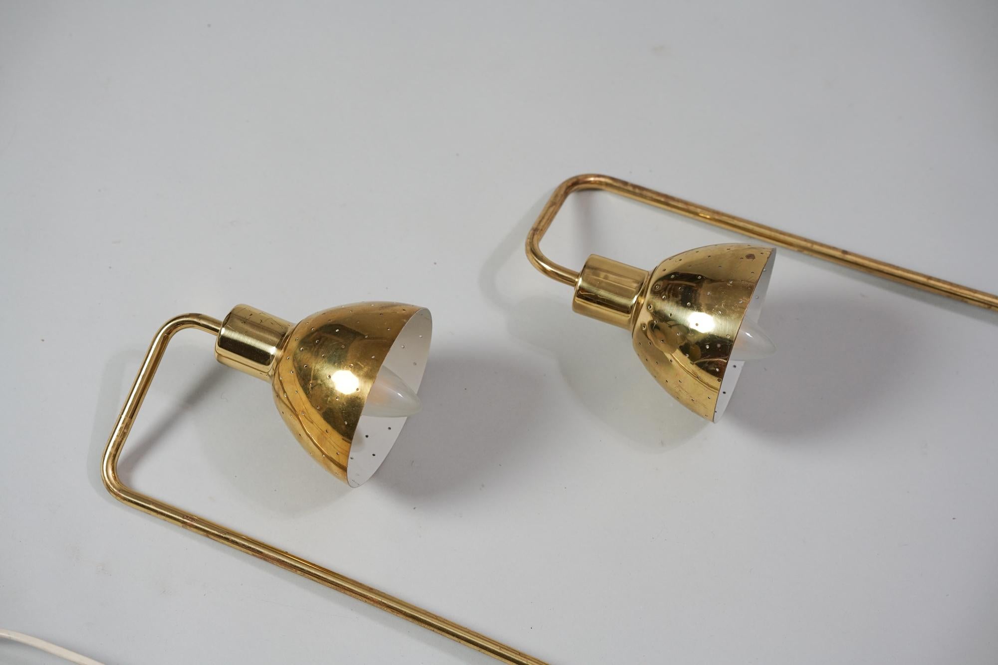 Set of Two Model Primula Flower Lamps, Hans-Agne Jacobsson, AB Markaryd, 1960s In Good Condition For Sale In Helsinki, FI