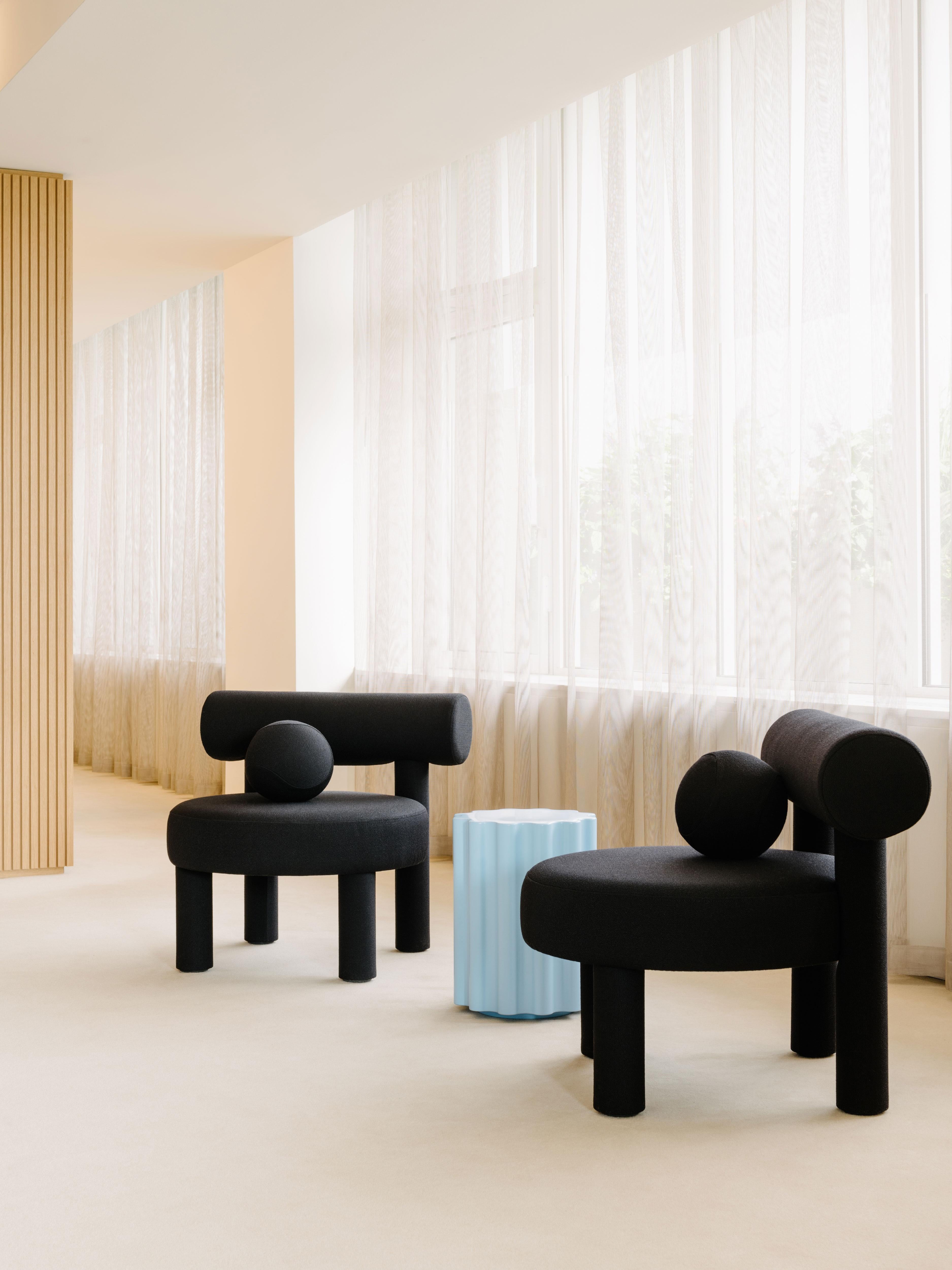 Ensemble de deux chaises basses modernes Gropius CS1 en laine antireflets pour le feu par NOOM en vente 1