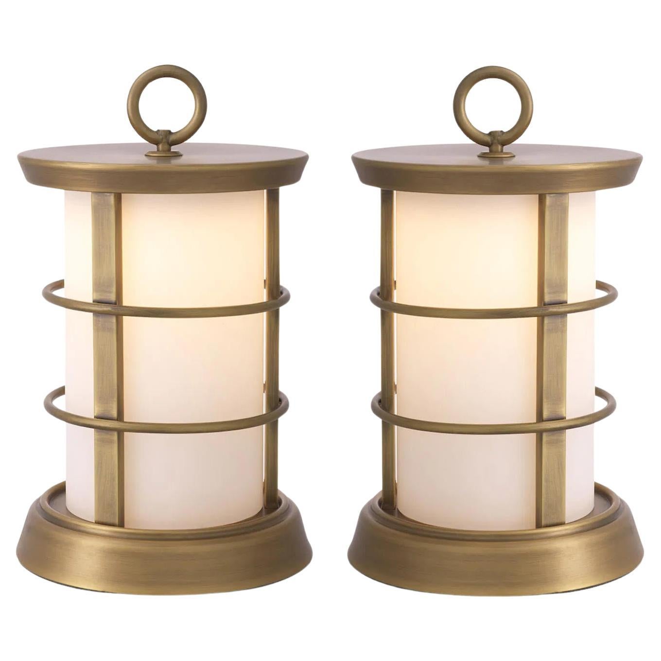Set aus zwei modernen Tischlampen für den Außenbereich, Model No. S, Ausführung in Antikmessing.