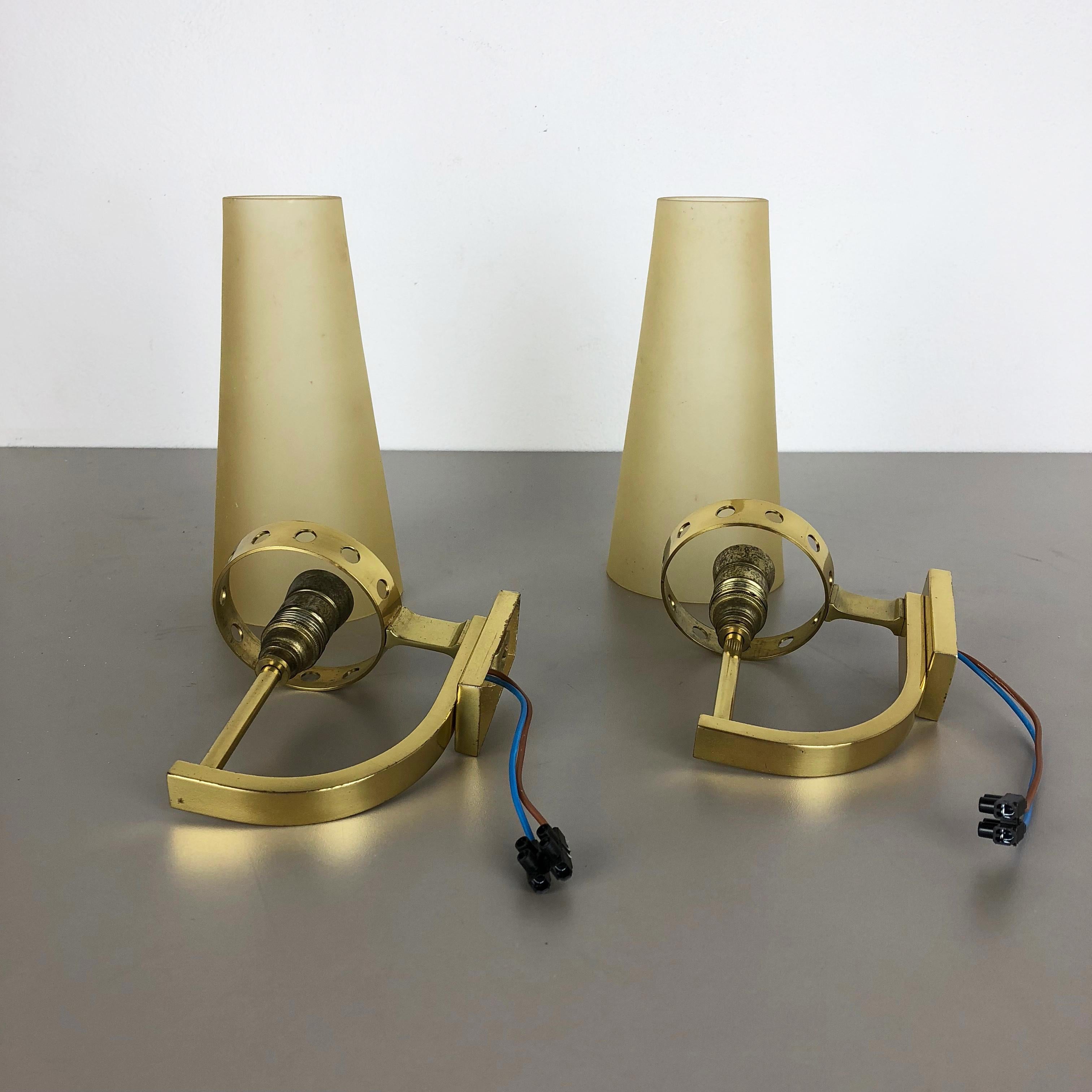 Set of Two Modernist Brass Italian Wall Lights Sconces, Italy, 1950s 5