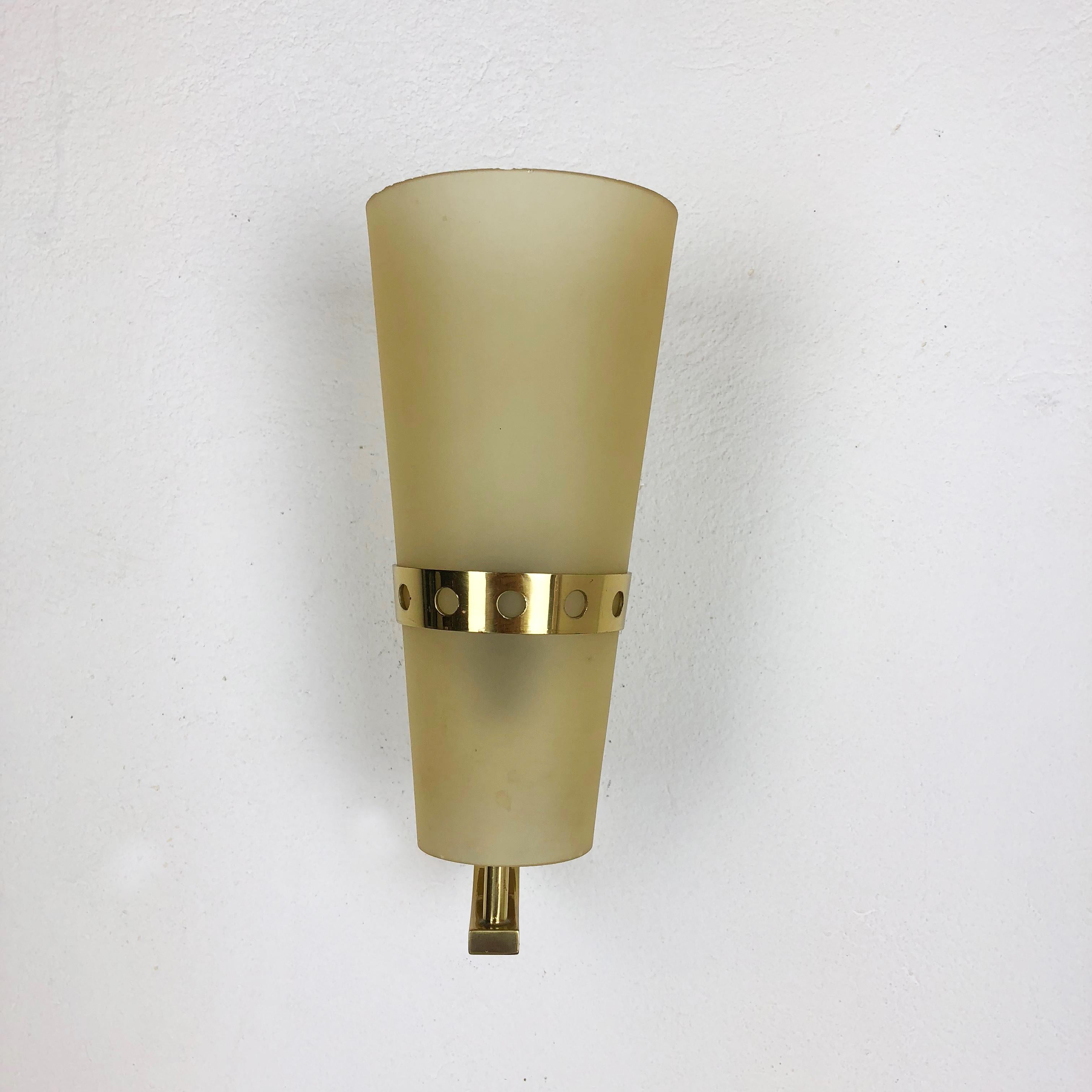 Set of Two Modernist Brass Italian Wall Lights Sconces, Italy, 1950s 3