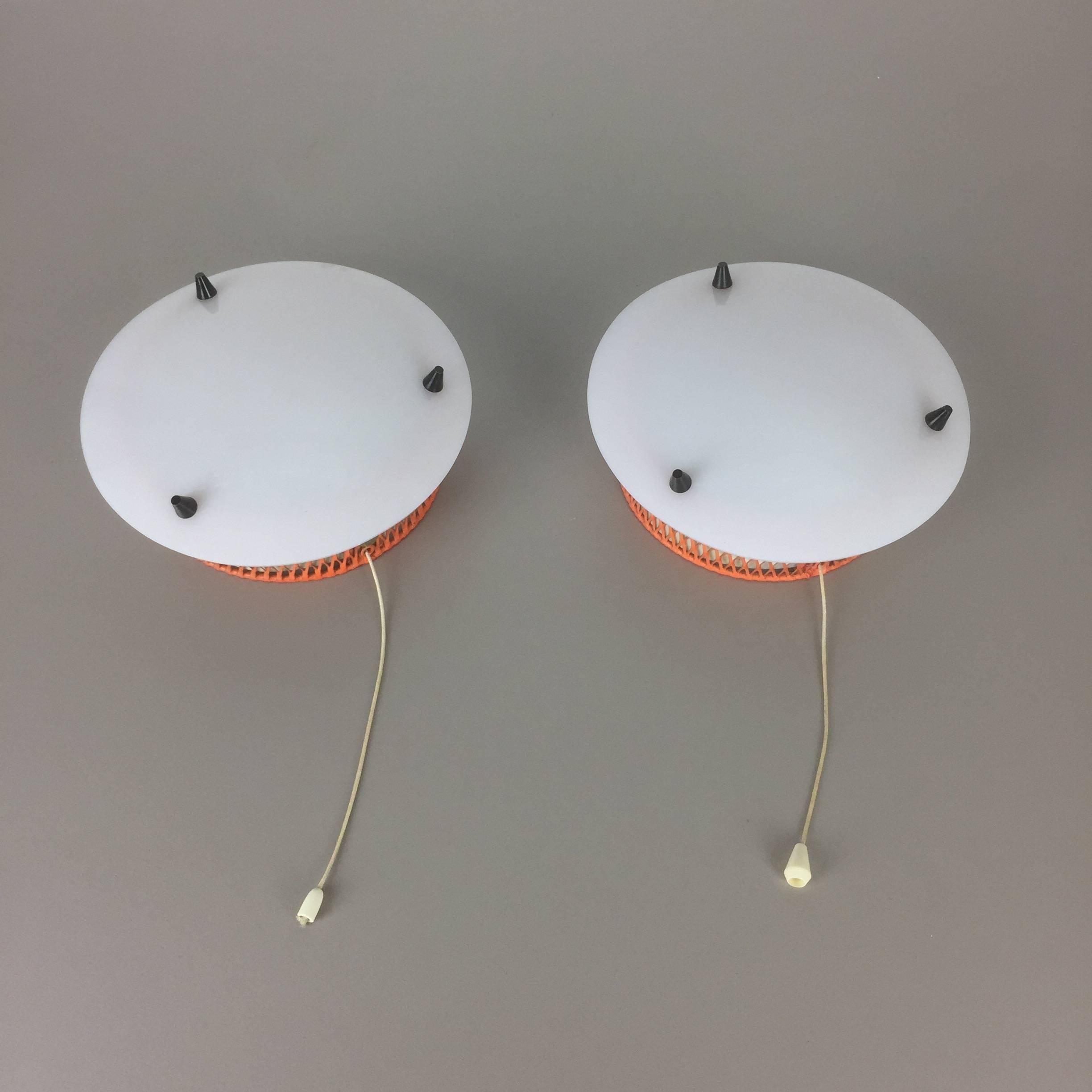 Set of Two Modernist Italian Acryl and Metal Sconces Wall Lights, 1950s 3