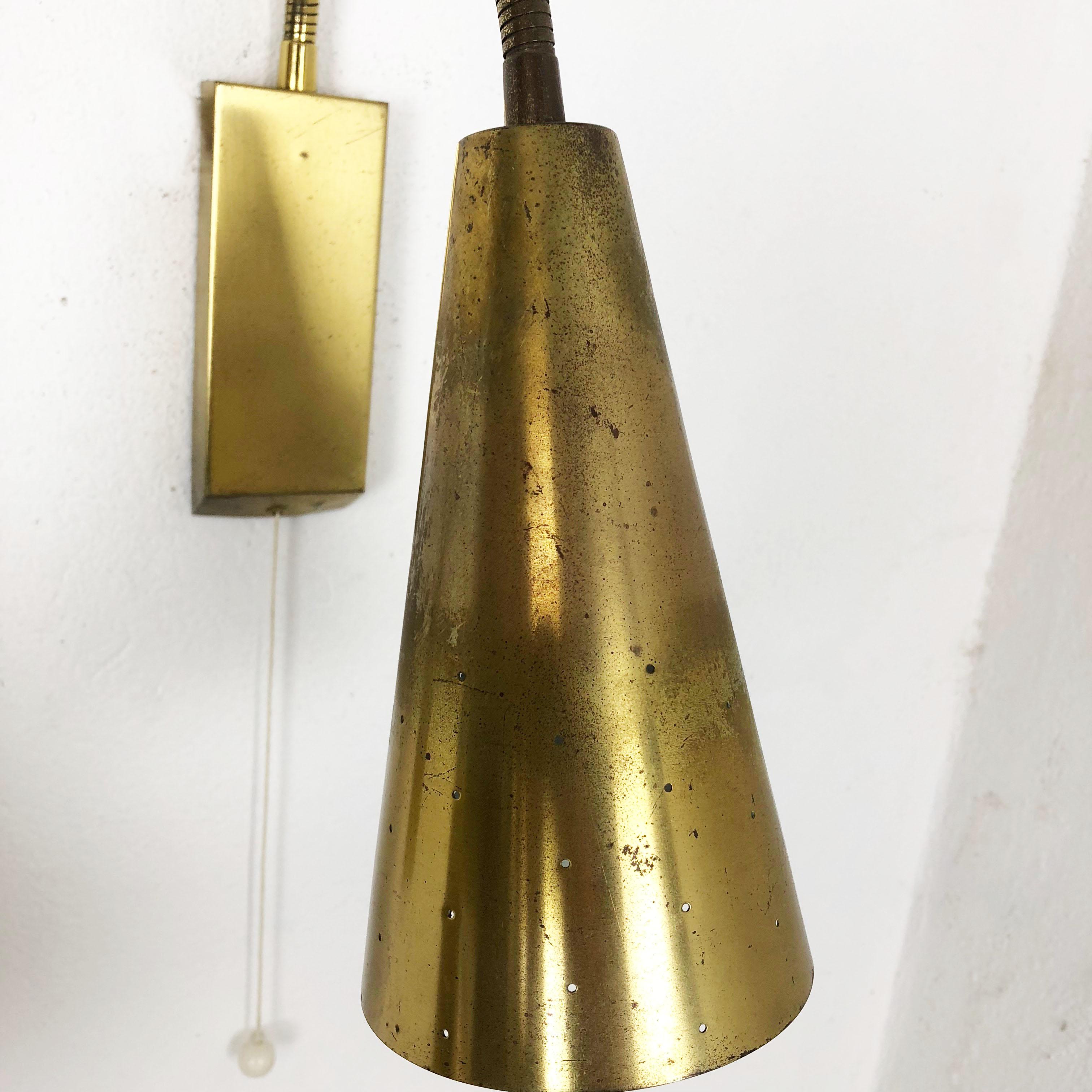 Set of Two Modernist Stilnovo Style Brass Metal Sconces Wall Light, Italy, 1950 For Sale 7
