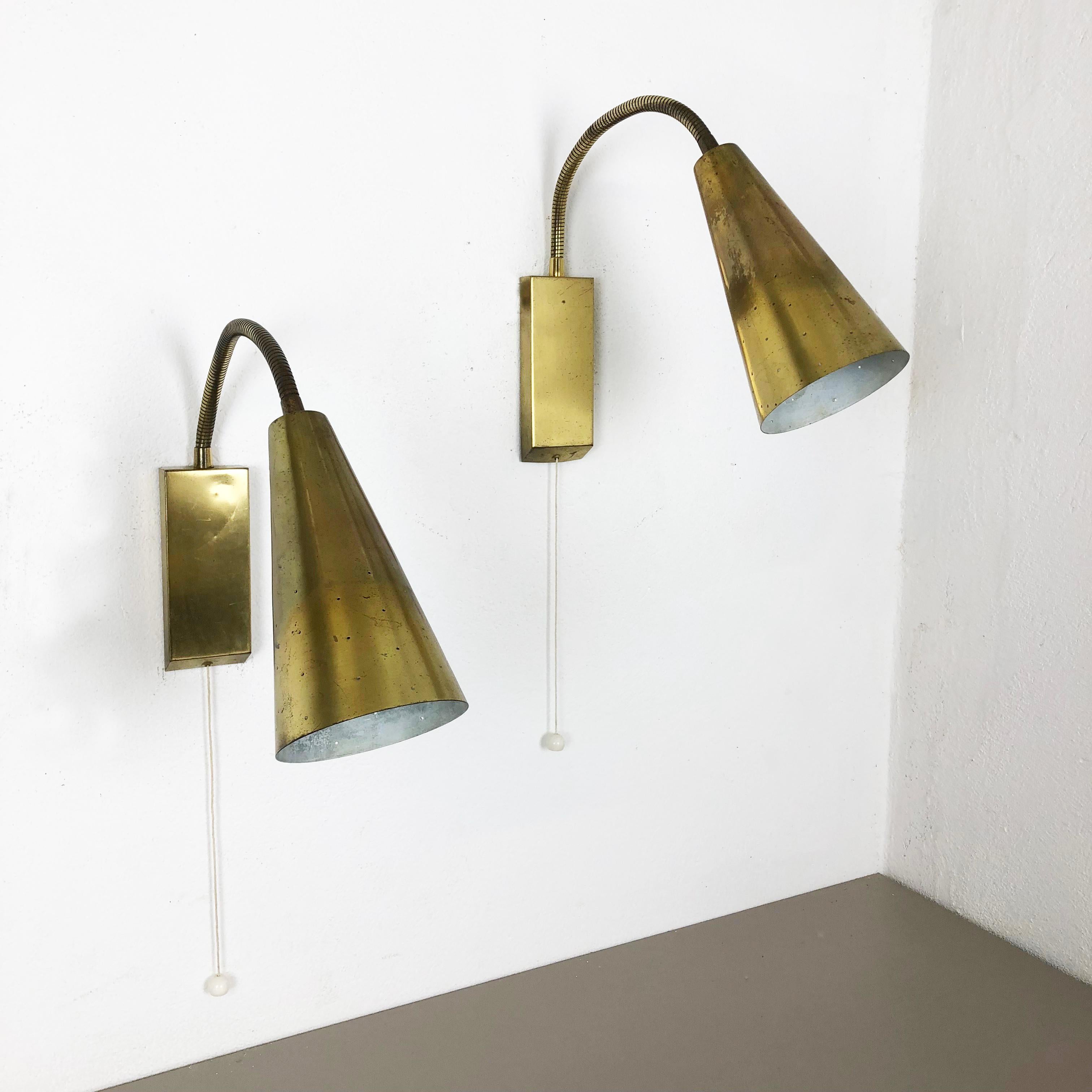 Mid-Century Modern Set of Two Modernist Stilnovo Style Brass Metal Sconces Wall Light, Italy, 1950 For Sale