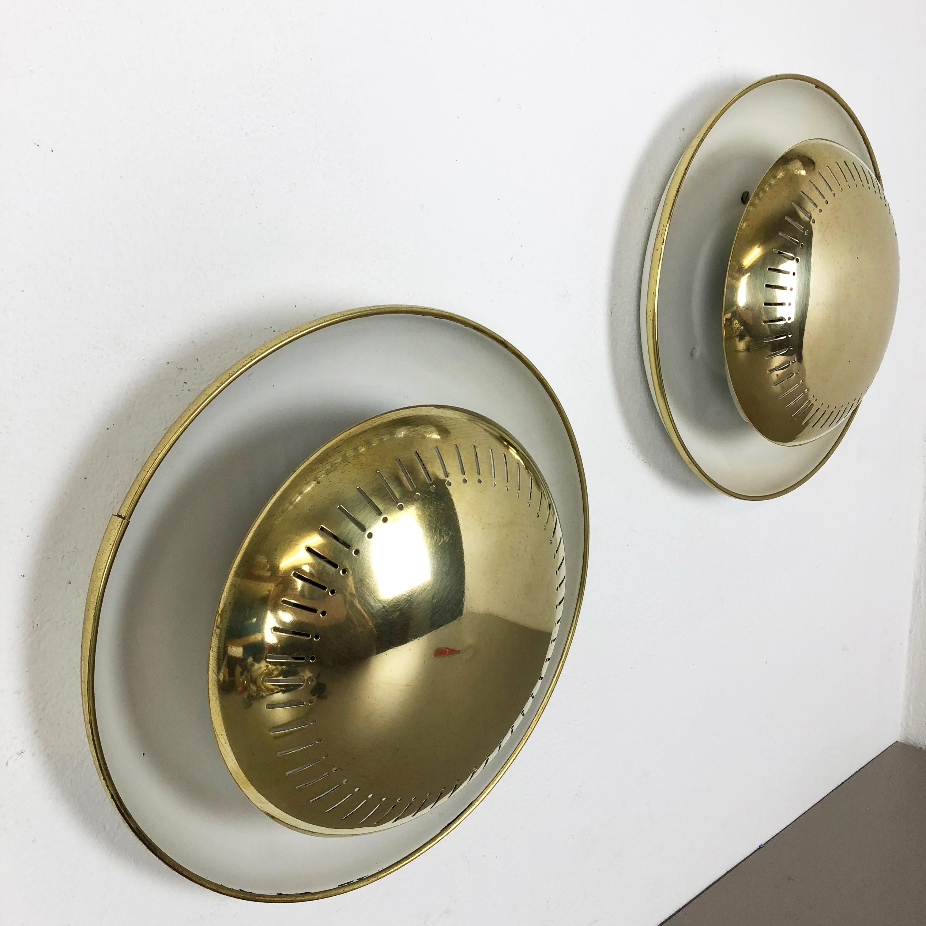 Mid-Century Modern Set of Two Modernist Stilnovo Style Brass Metal Sconces Wall Light, Italy, 1950s For Sale