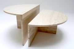 Ensemble de deux tables basses modulaires en travertin, France, années 1970