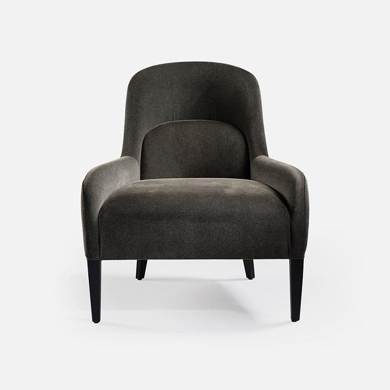 Set of Two Montreux Armchairs in Retro-Style In Custom High Performance Velvet (Portugiesisch) im Angebot