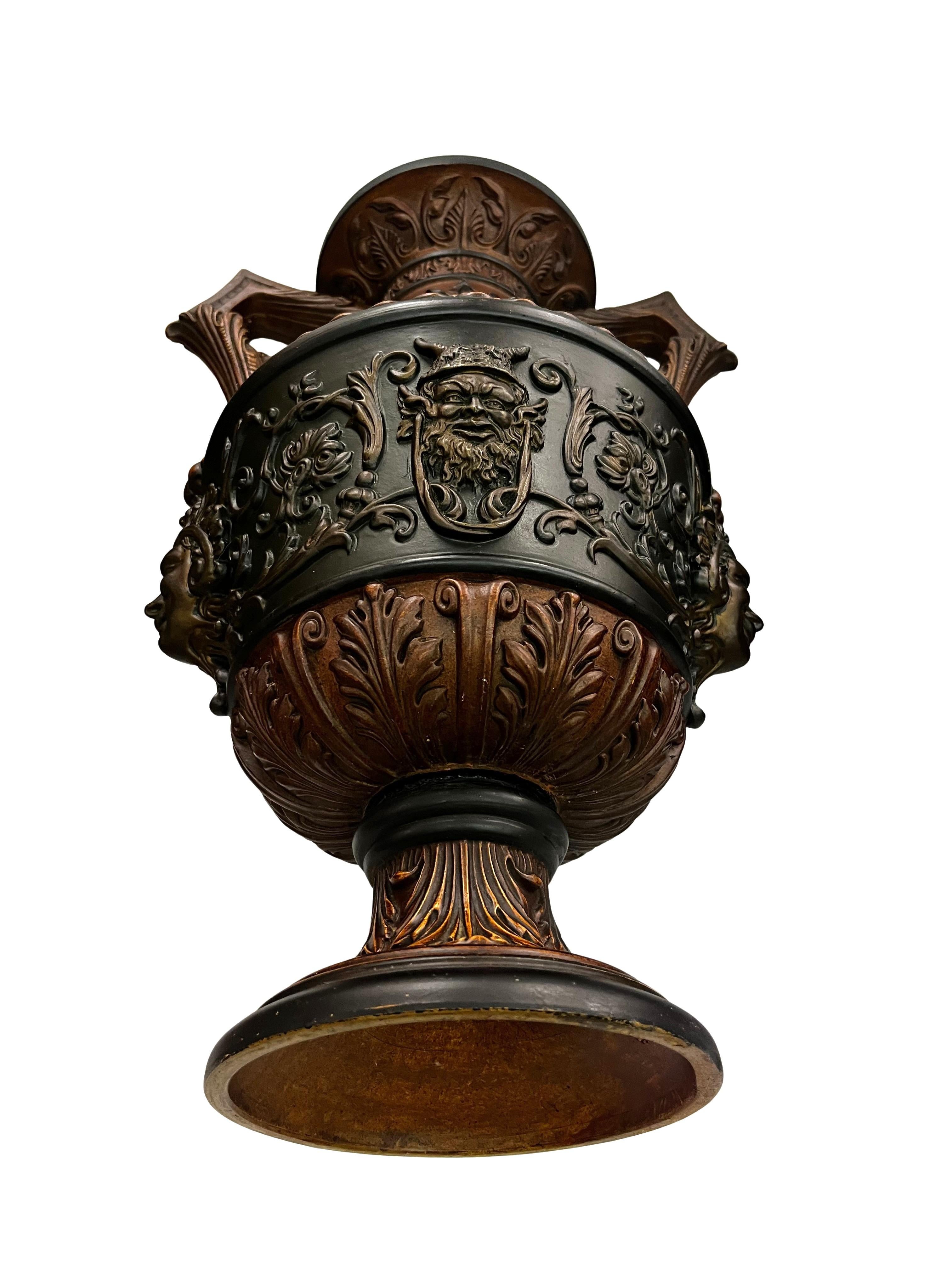 Set of two monumental vases, ceramics, Johann Maresch, historicism 1870s Austria Belle Époque en venta
