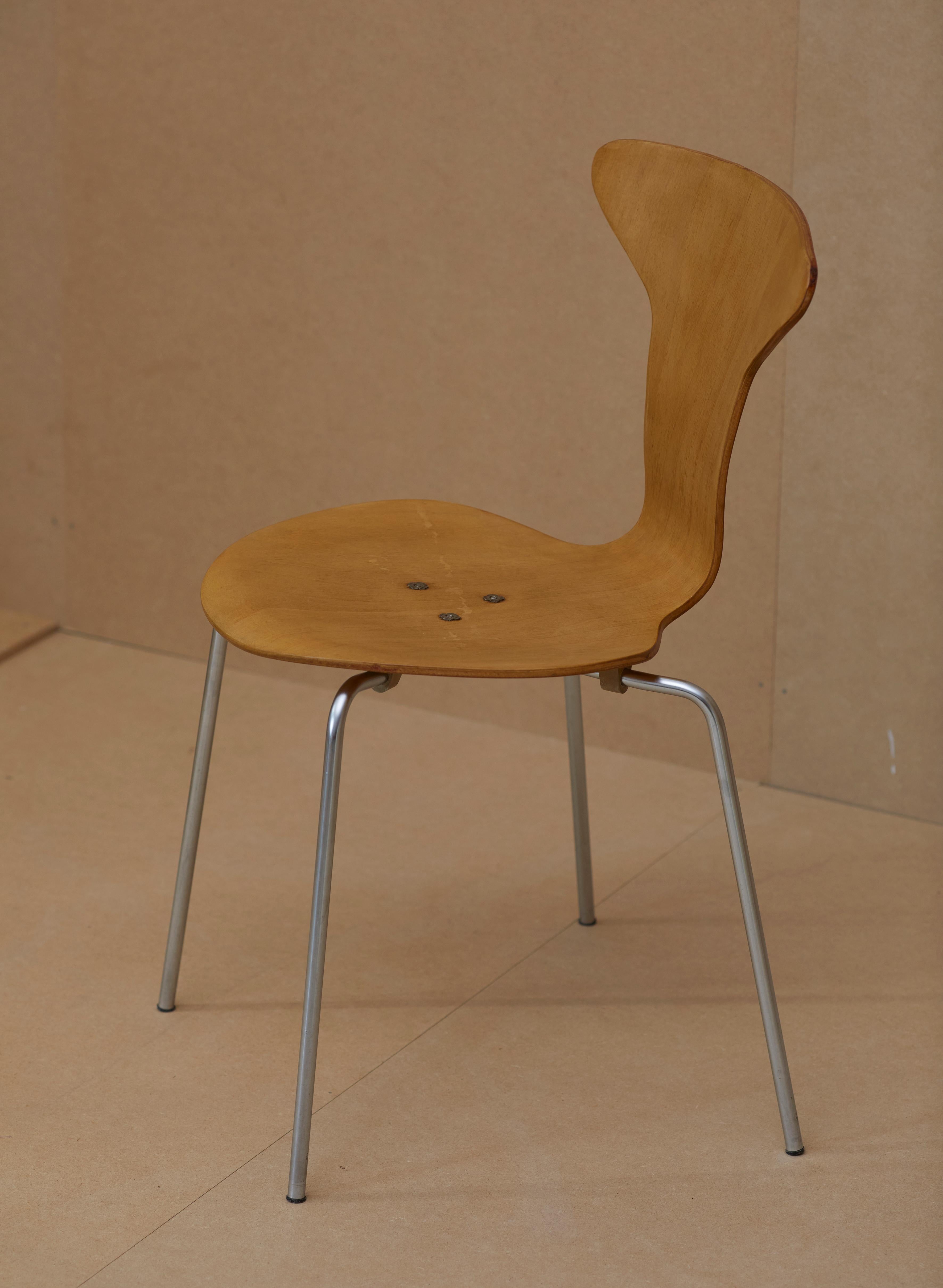 Ensemble de deux chaises Mosquito 3105 par Arne Jacobsen pour Fritz Hansen circa 1969 Bon état - En vente à MONTREUIL, FR