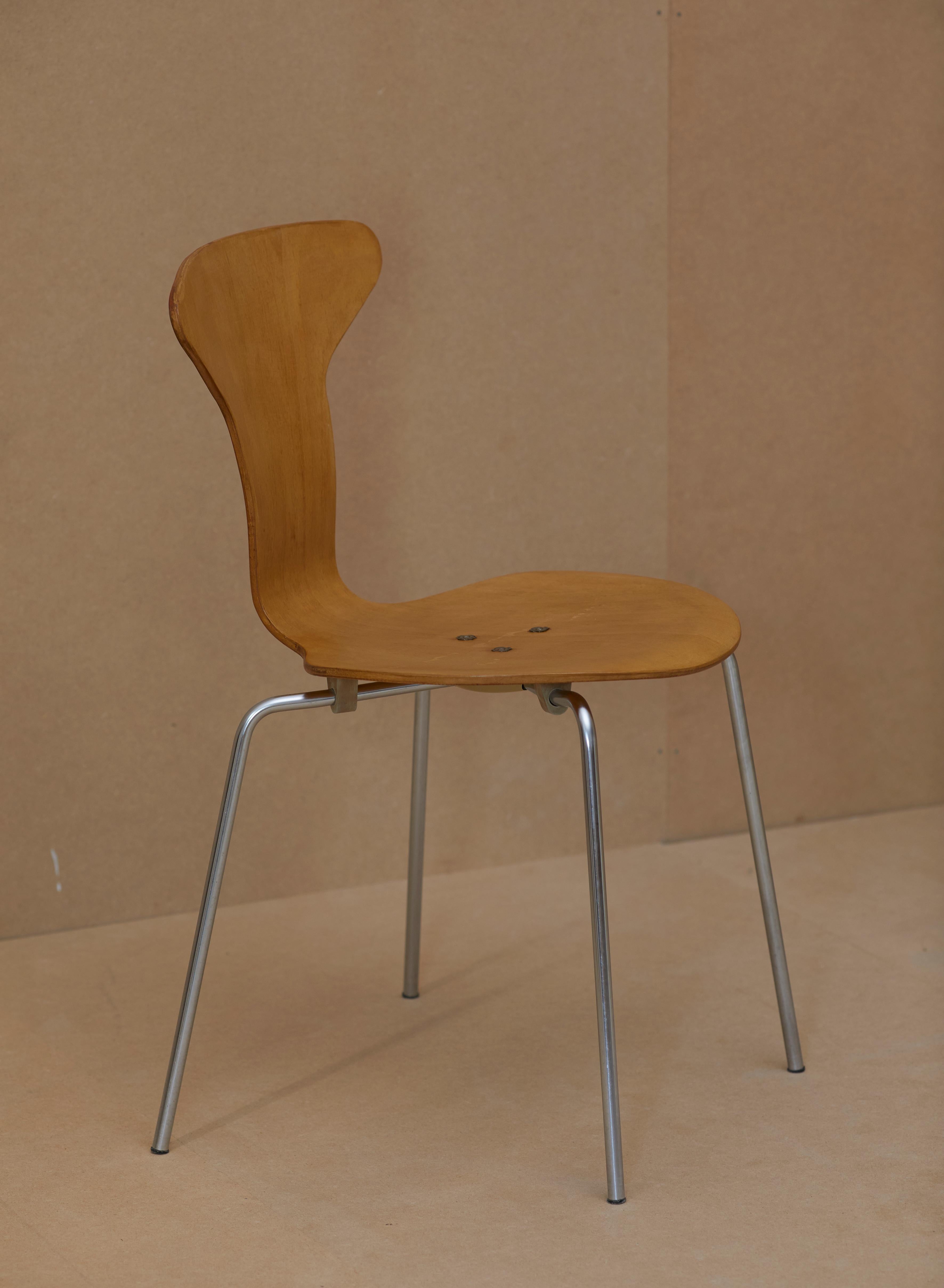 Milieu du XXe siècle Ensemble de deux chaises Mosquito 3105 par Arne Jacobsen pour Fritz Hansen circa 1969 en vente